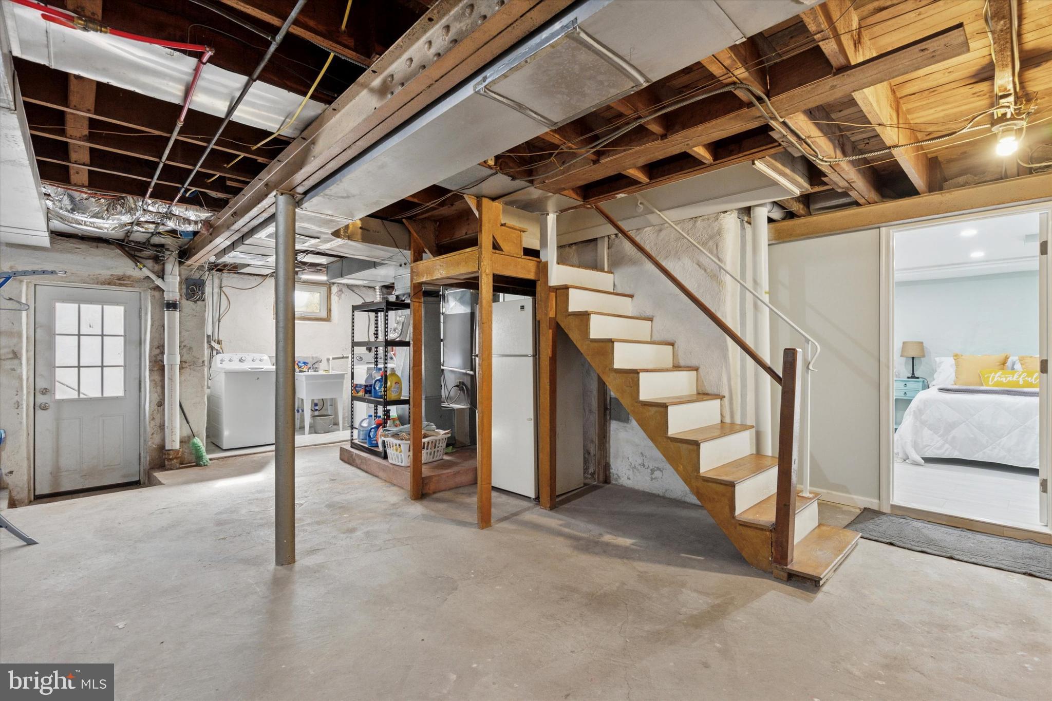 CHELTENHAM VIL - Residential