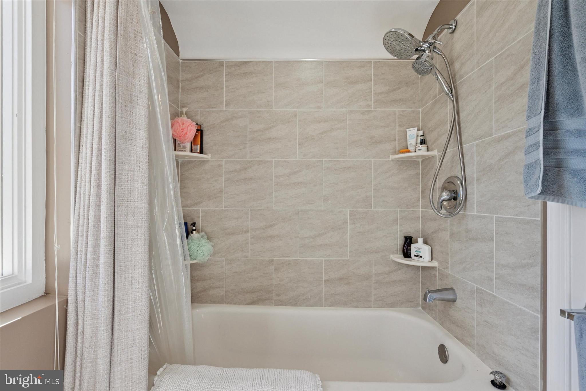 CHELTENHAM VIL - Residential