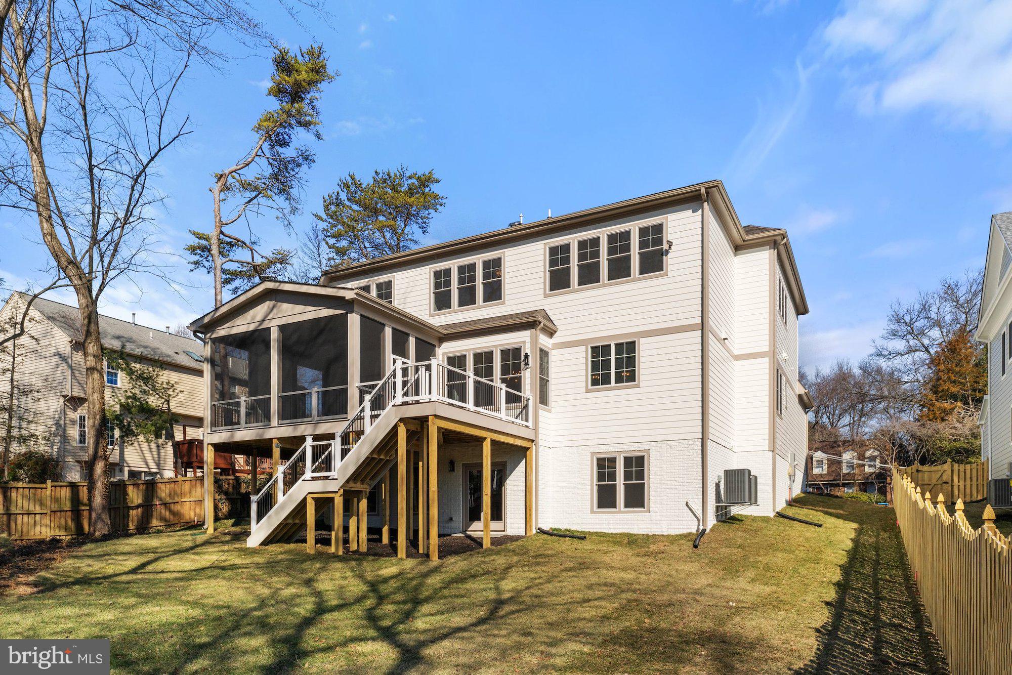 9005 RIDGE LANE