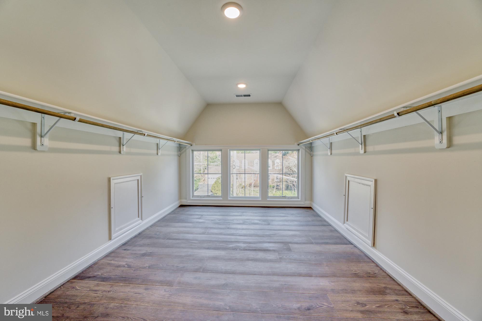 ROLLING RIDGE - Residential