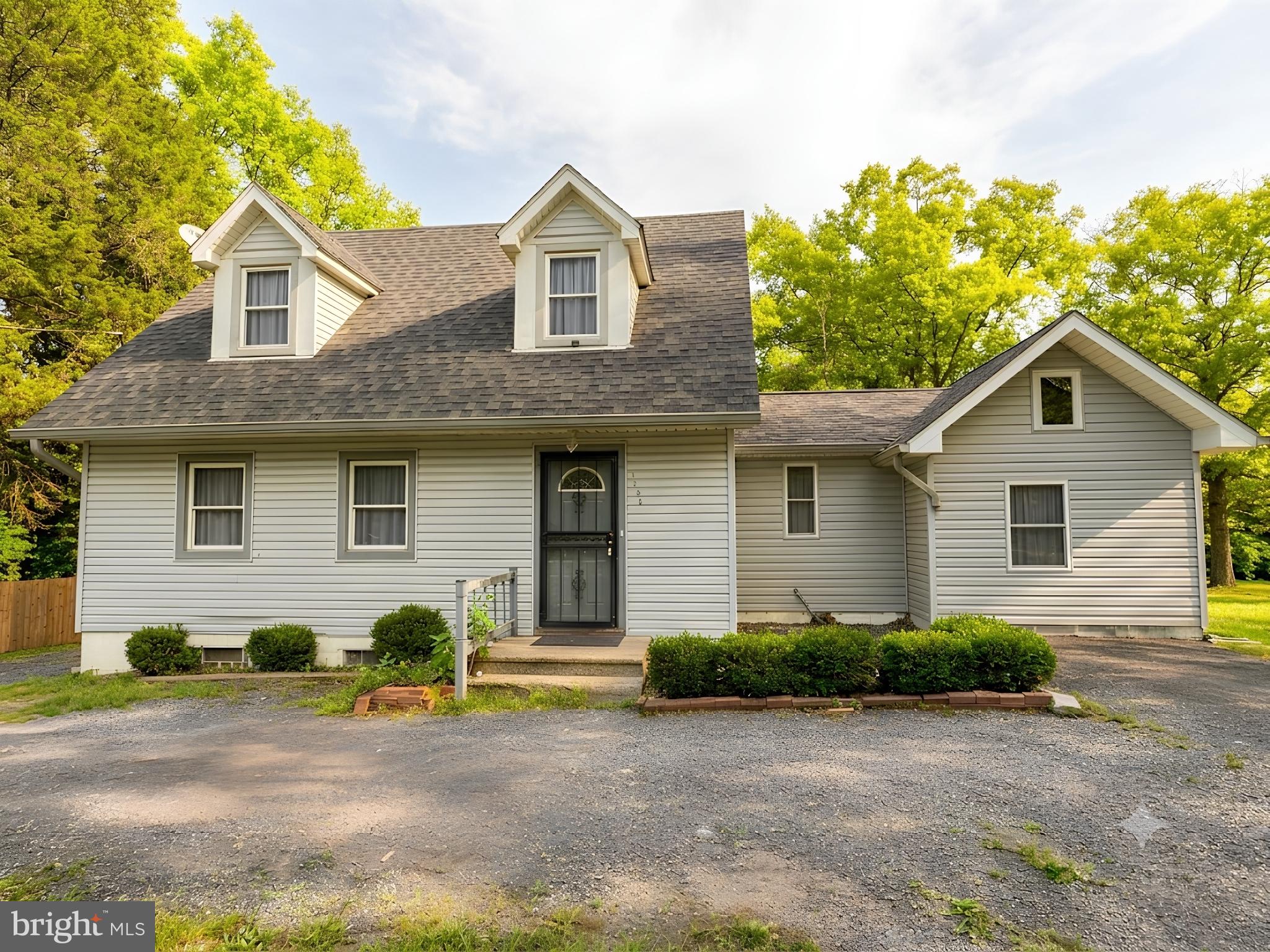 5724 MIDDLETON LANE