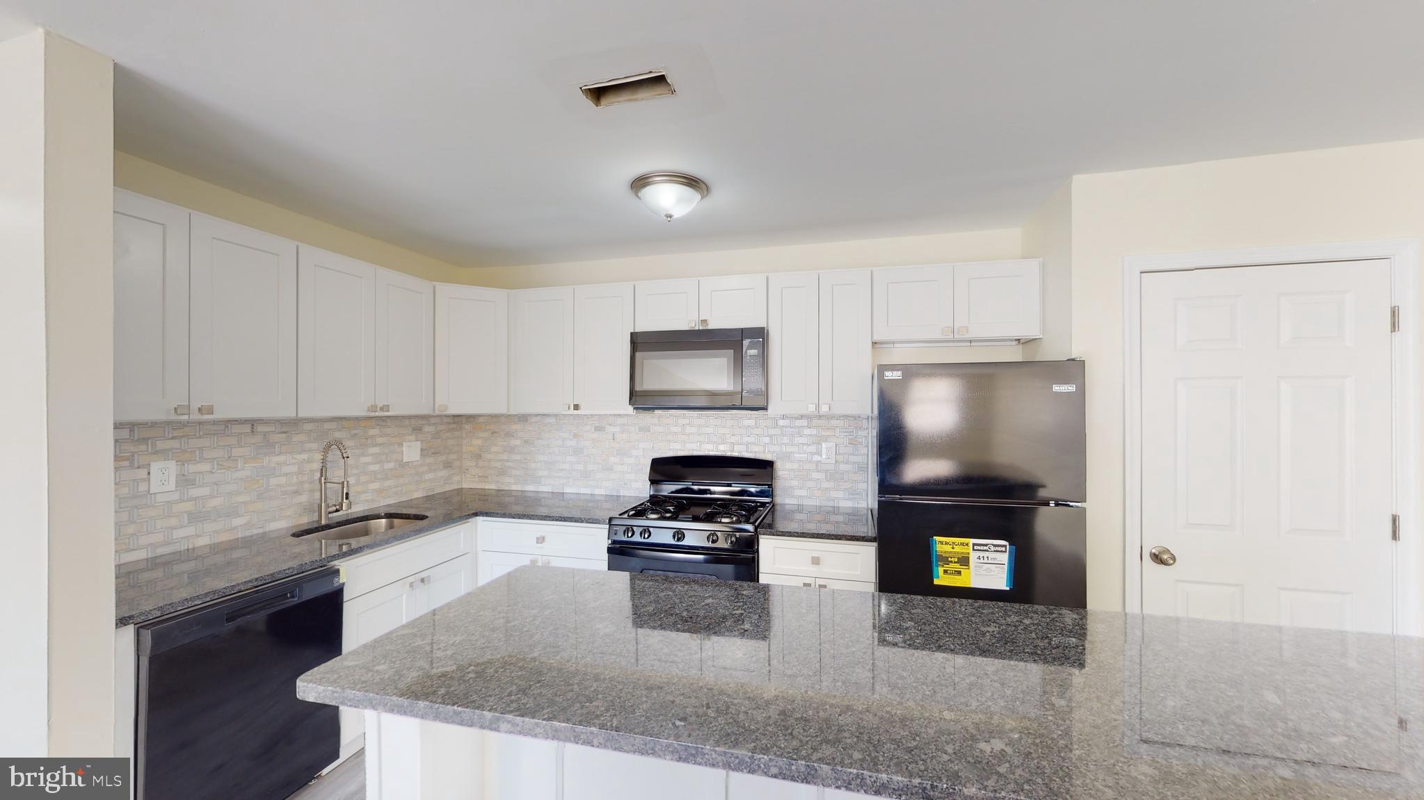 300 BROADWAY C12
