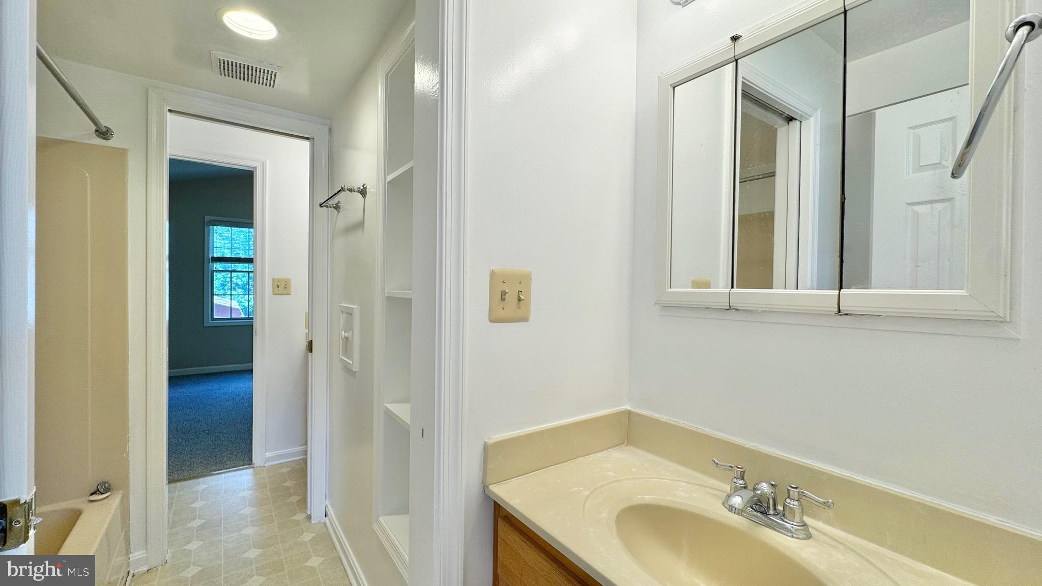 EASTPORT - Residential