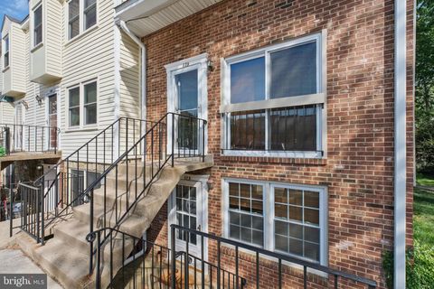 Photo of 62 N Bedford Street #62B, ARLINGTON, VA 22201 (MLS # VAAR2071402)