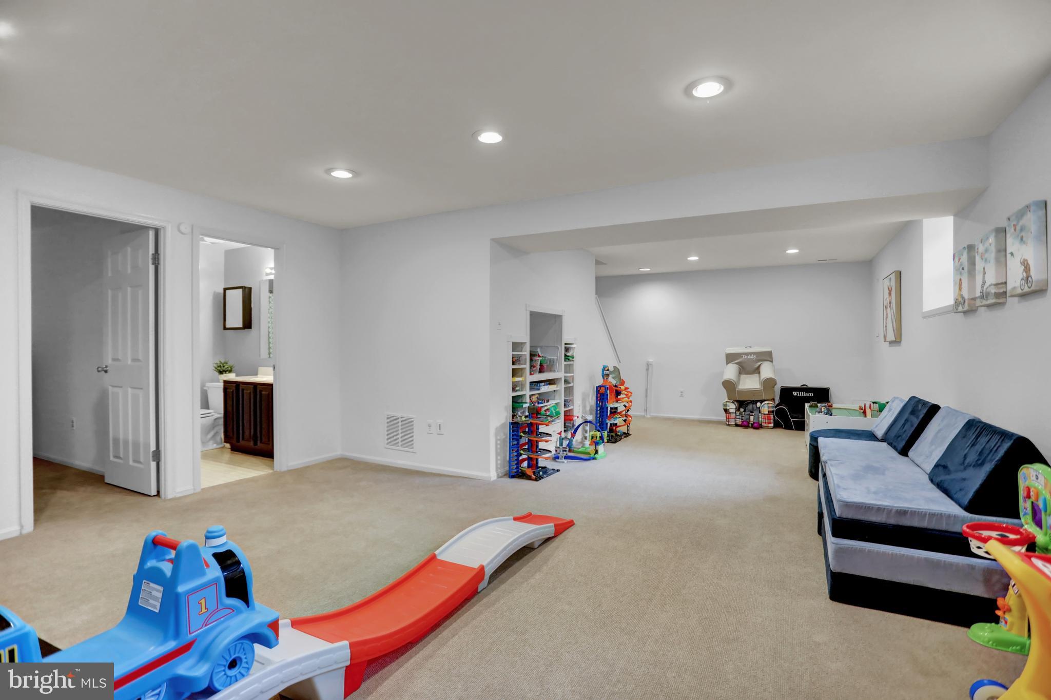 MAYFAIR - Residential