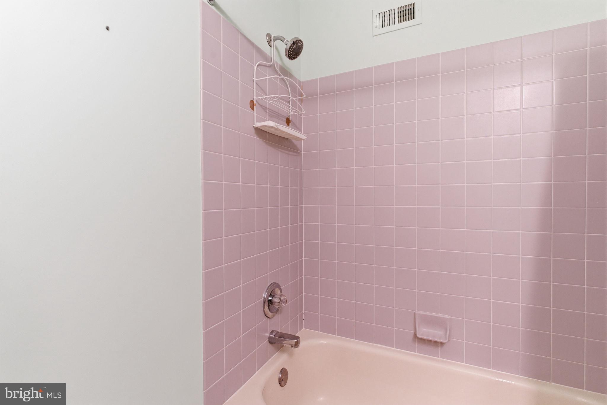 CHARING CROSS - Residential