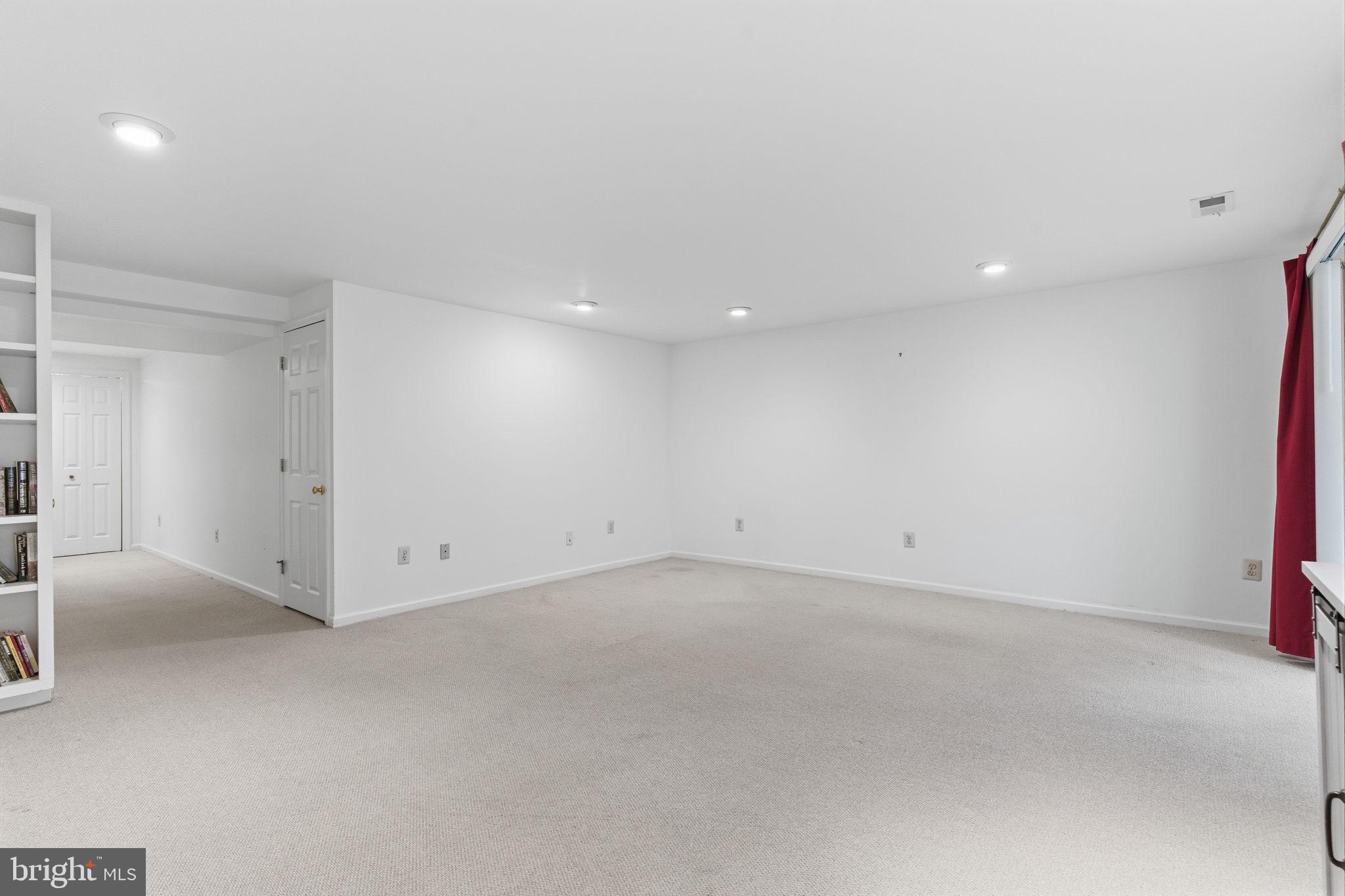 CHARING CROSS - Residential