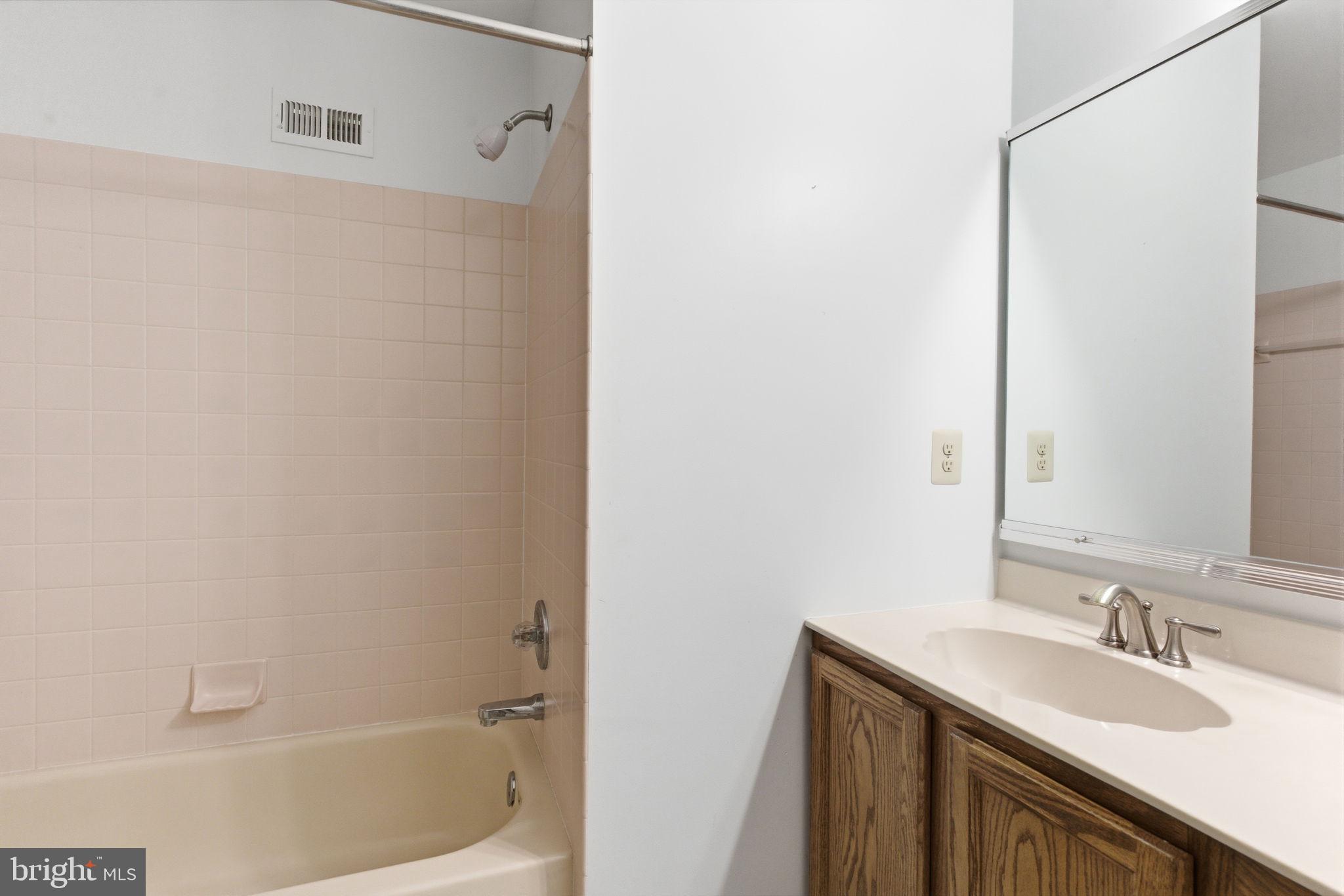 CHARING CROSS - Residential