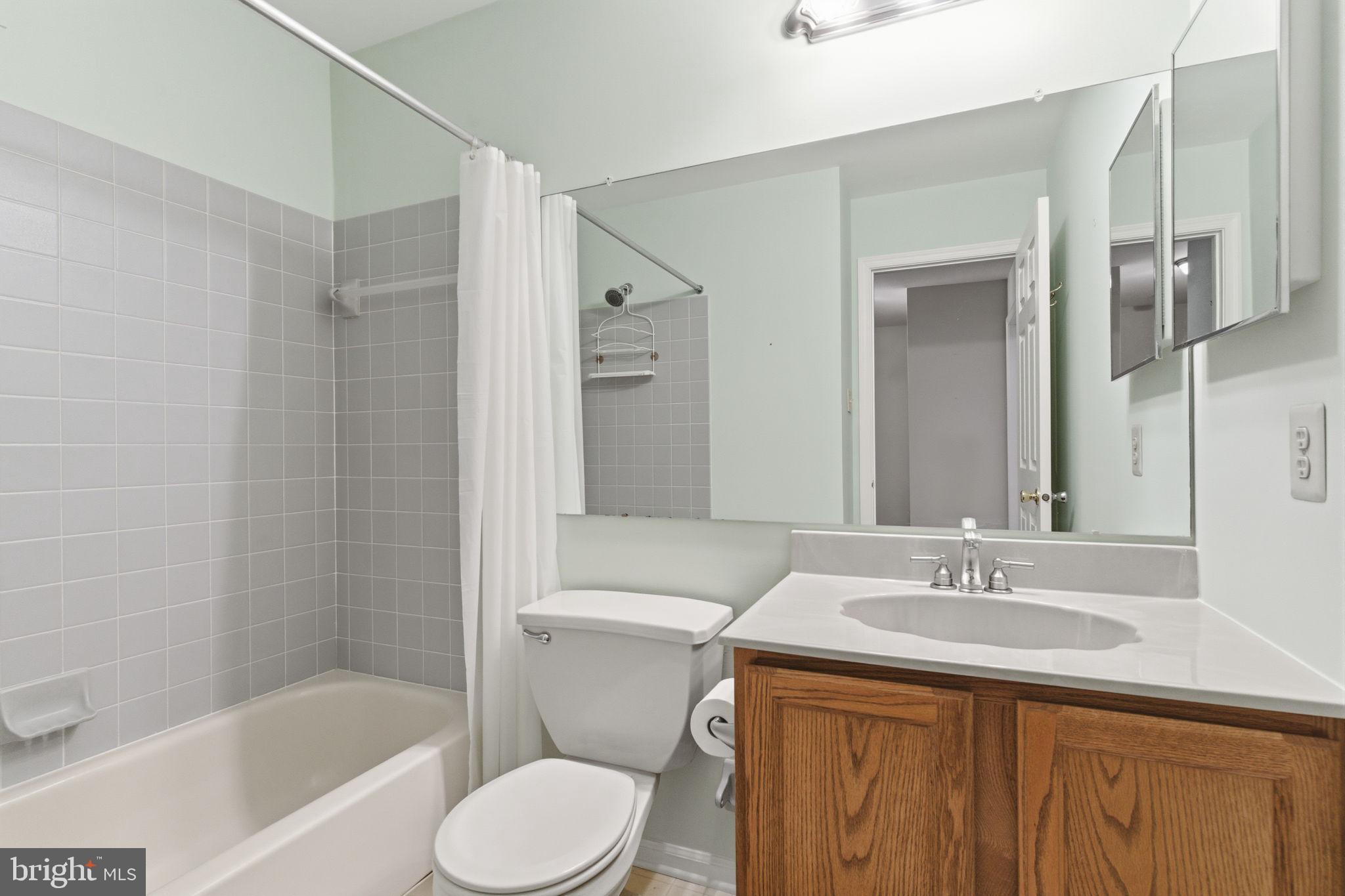 CHARING CROSS - Residential