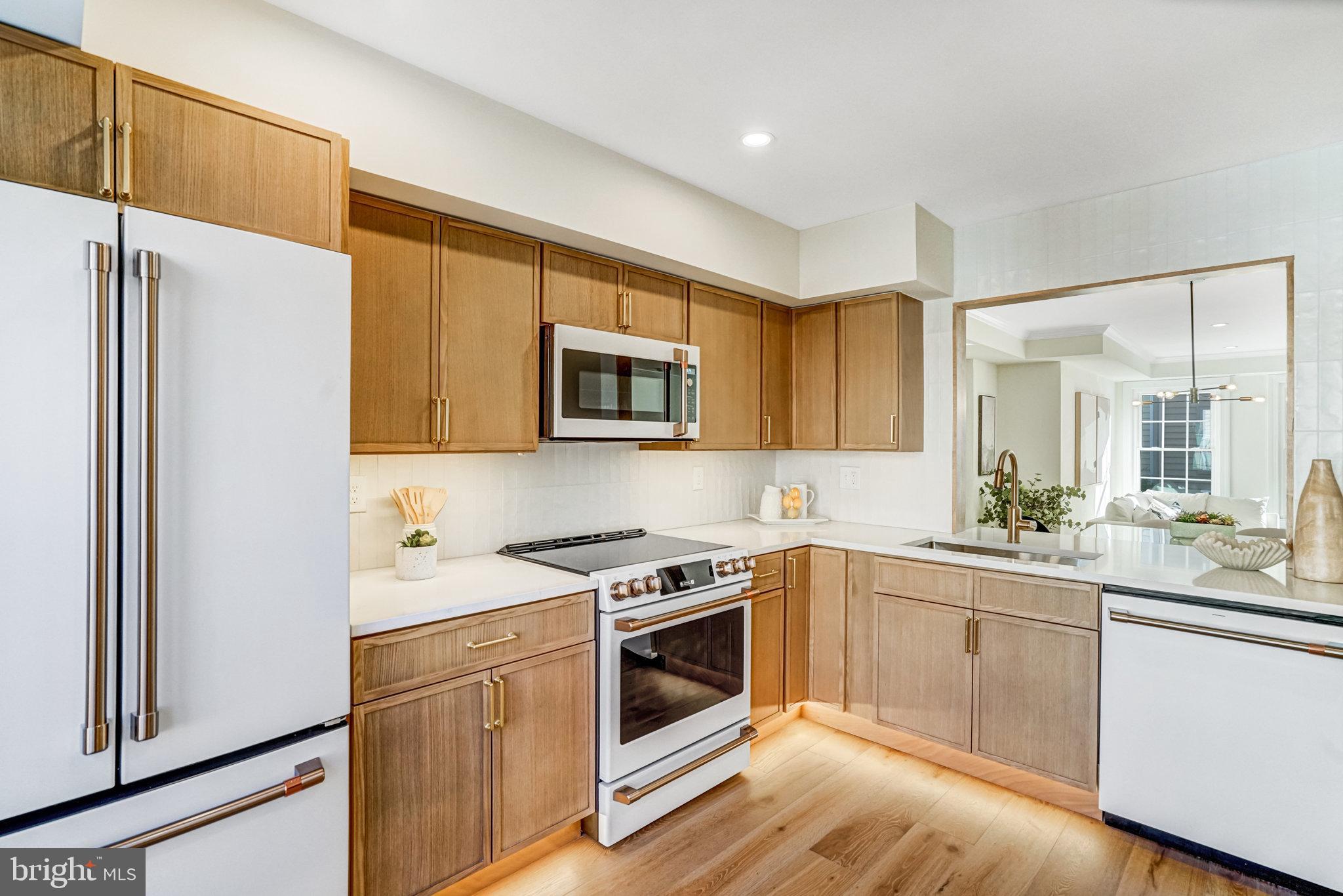 BRADDOCK PLACE TOWNHOMES - Residential