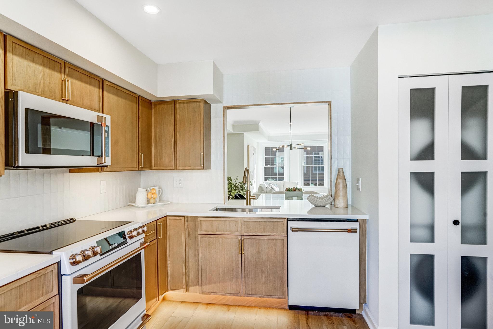 BRADDOCK PLACE TOWNHOMES - Residential