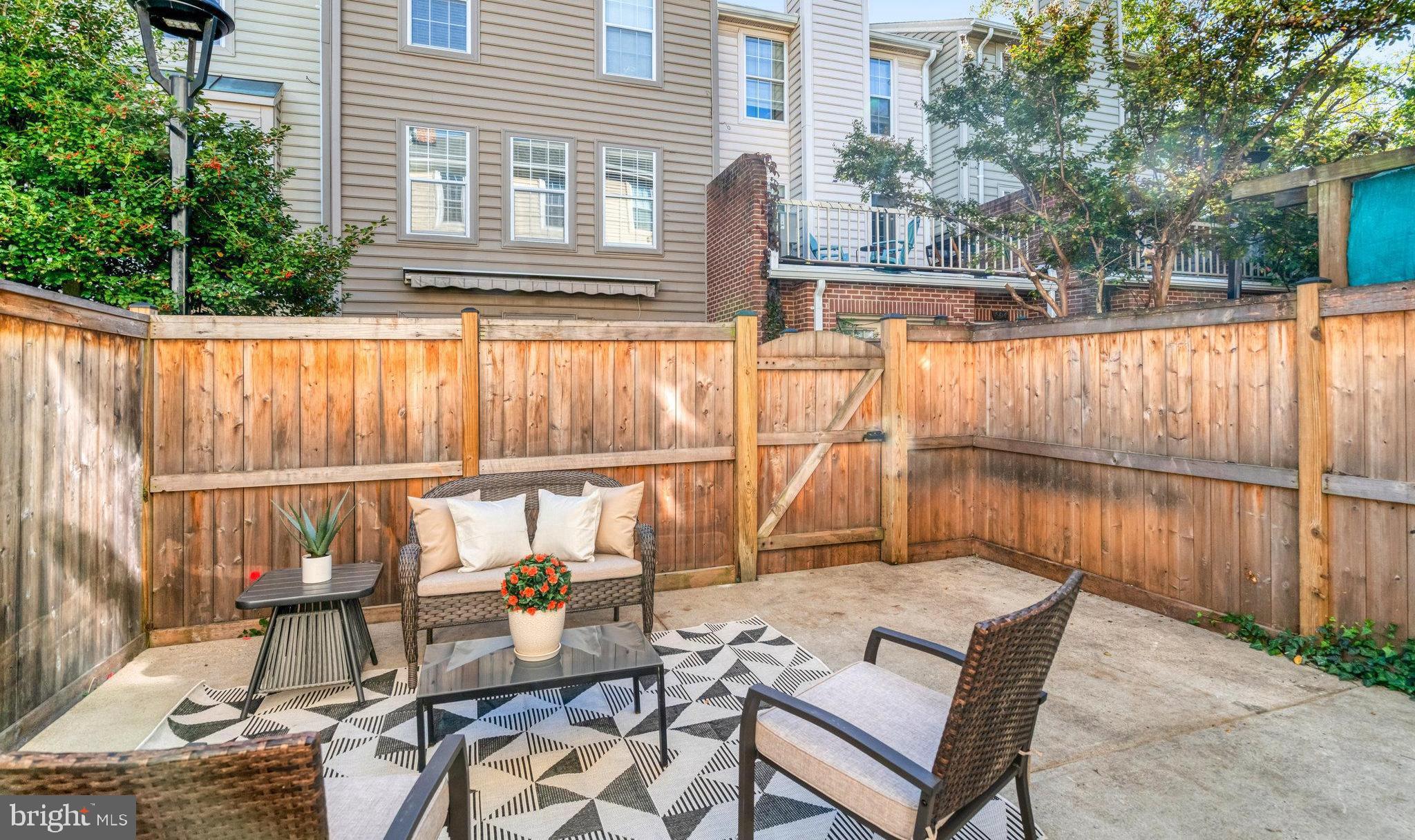 BRADDOCK PLACE TOWNHOMES - Residential