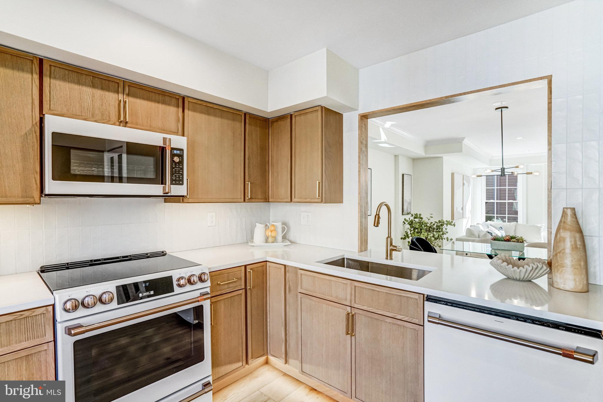 BRADDOCK PLACE TOWNHOMES - Residential