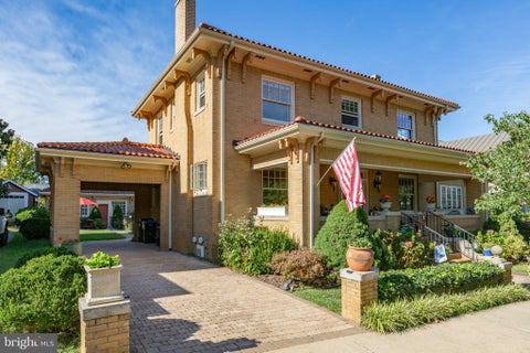 Photo of 709 Hanover Street, FREDERICKSBURG, VA 22401 (MLS # VAFB2011236)