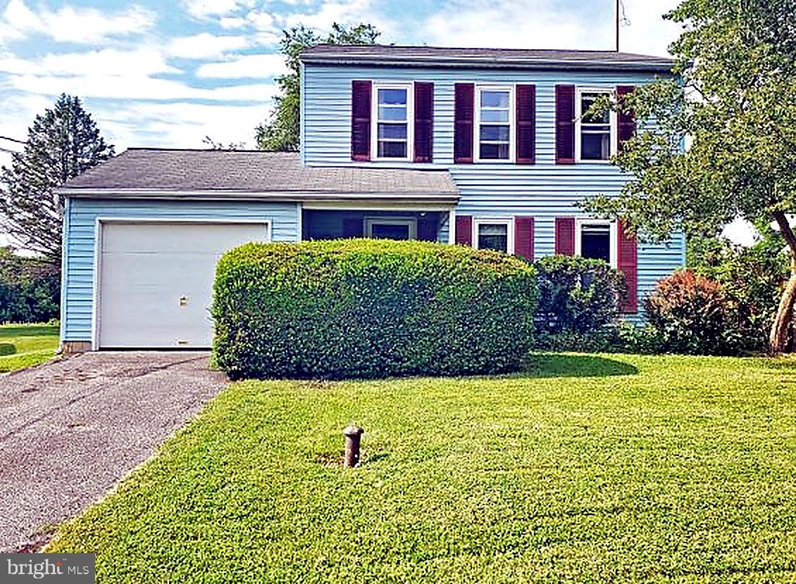 914 W FAIRWAY DRIVE