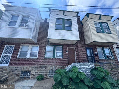 Townhouse For Sale - 310 W Courtland Street<br/> PHILADELPHIA, PA 19140