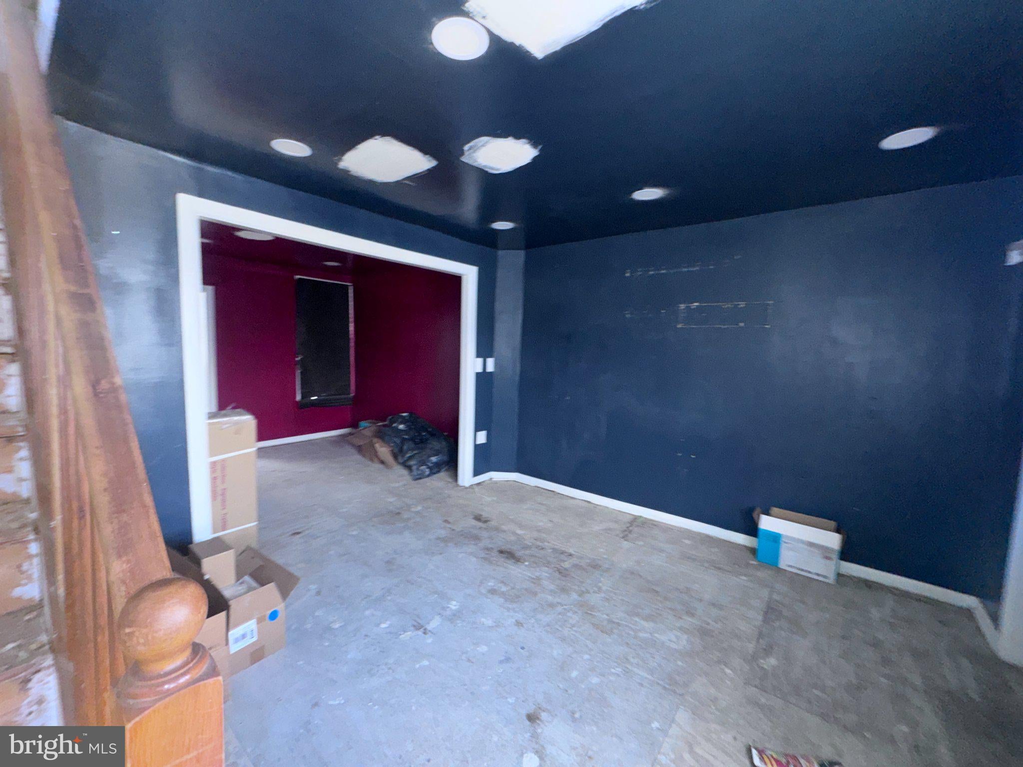 310 W COURTLAND STREET