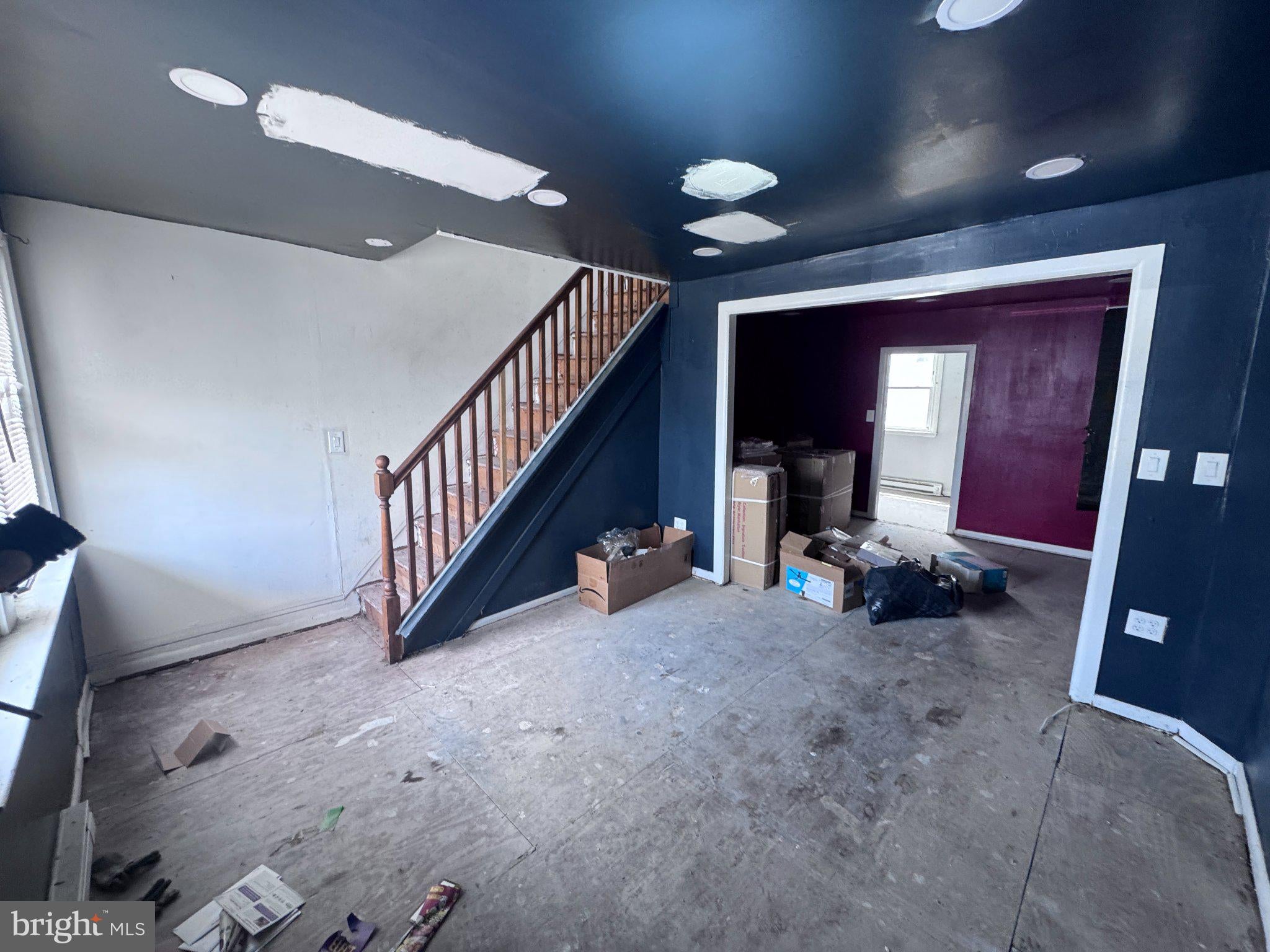 310 W COURTLAND STREET