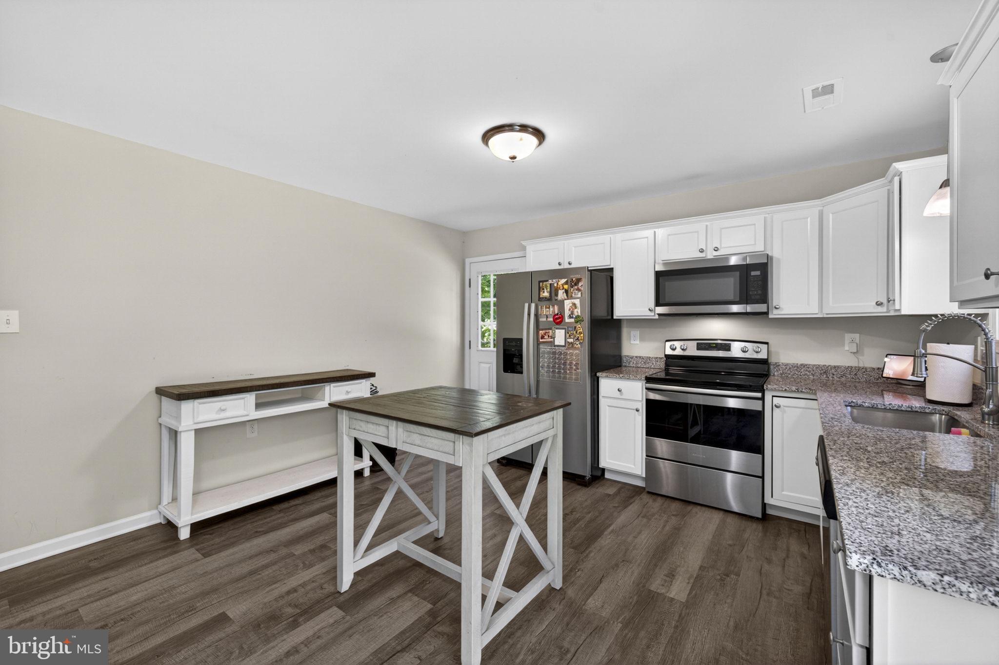 RIVER VIEW PARK - Residential