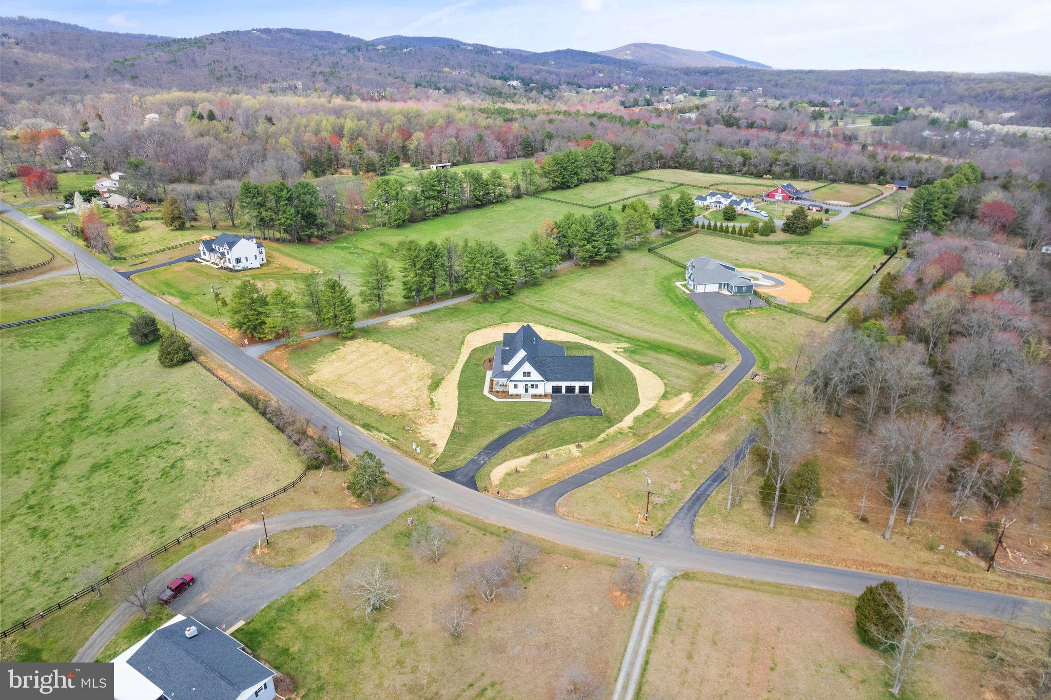 MOUNTAIN FARM - Residential
