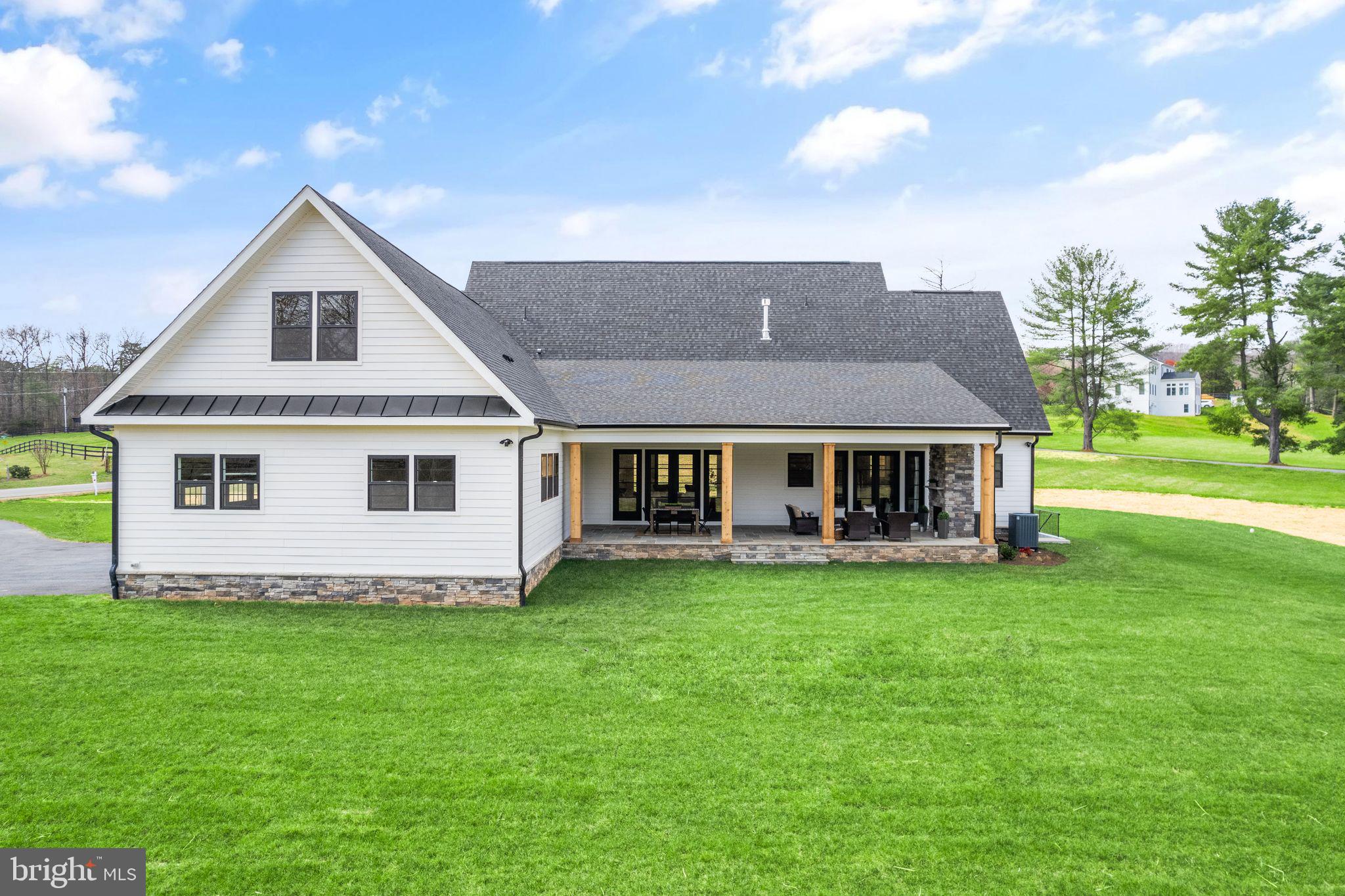 MOUNTAIN FARM - Residential