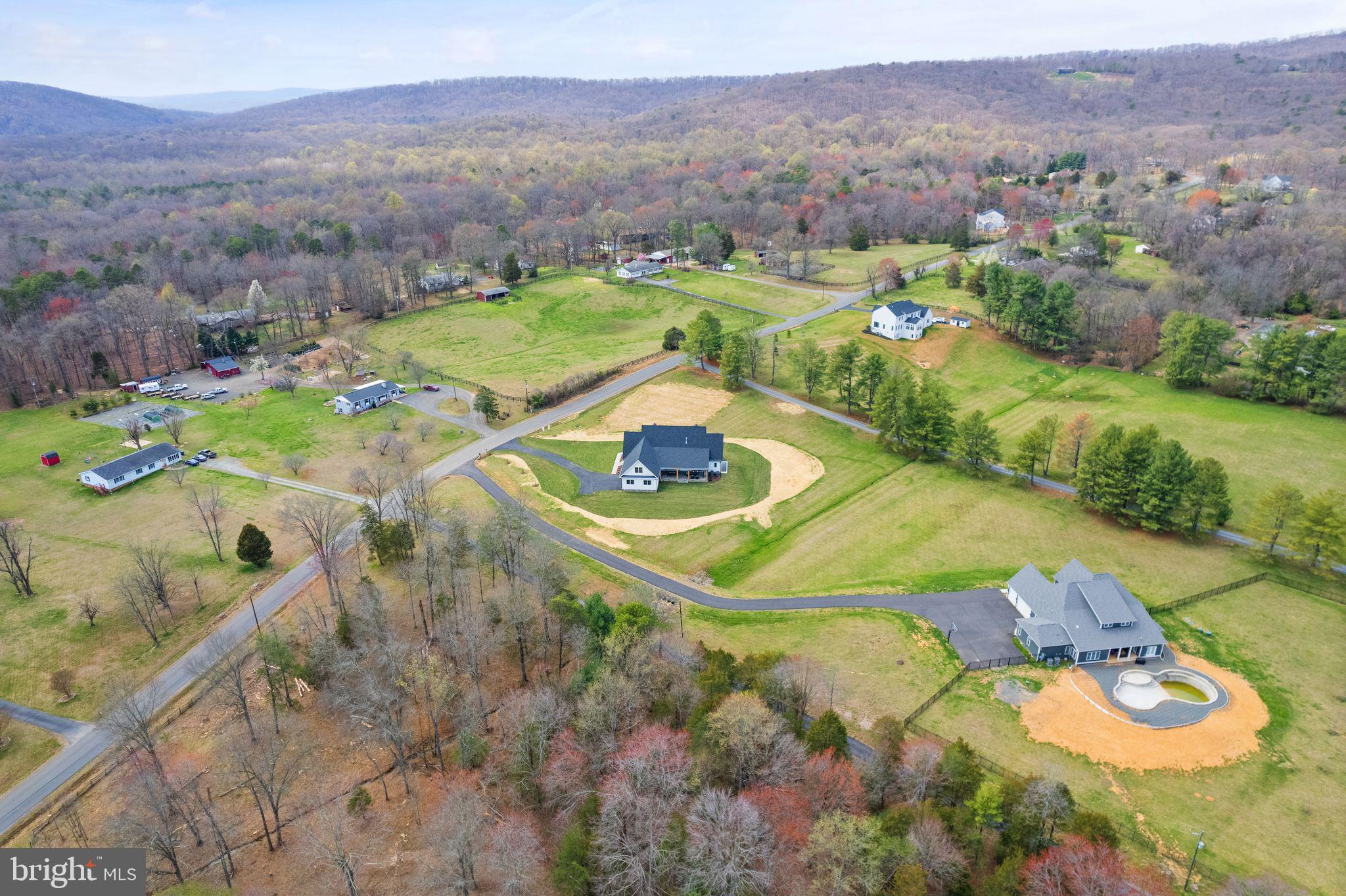 MOUNTAIN FARM - Residential