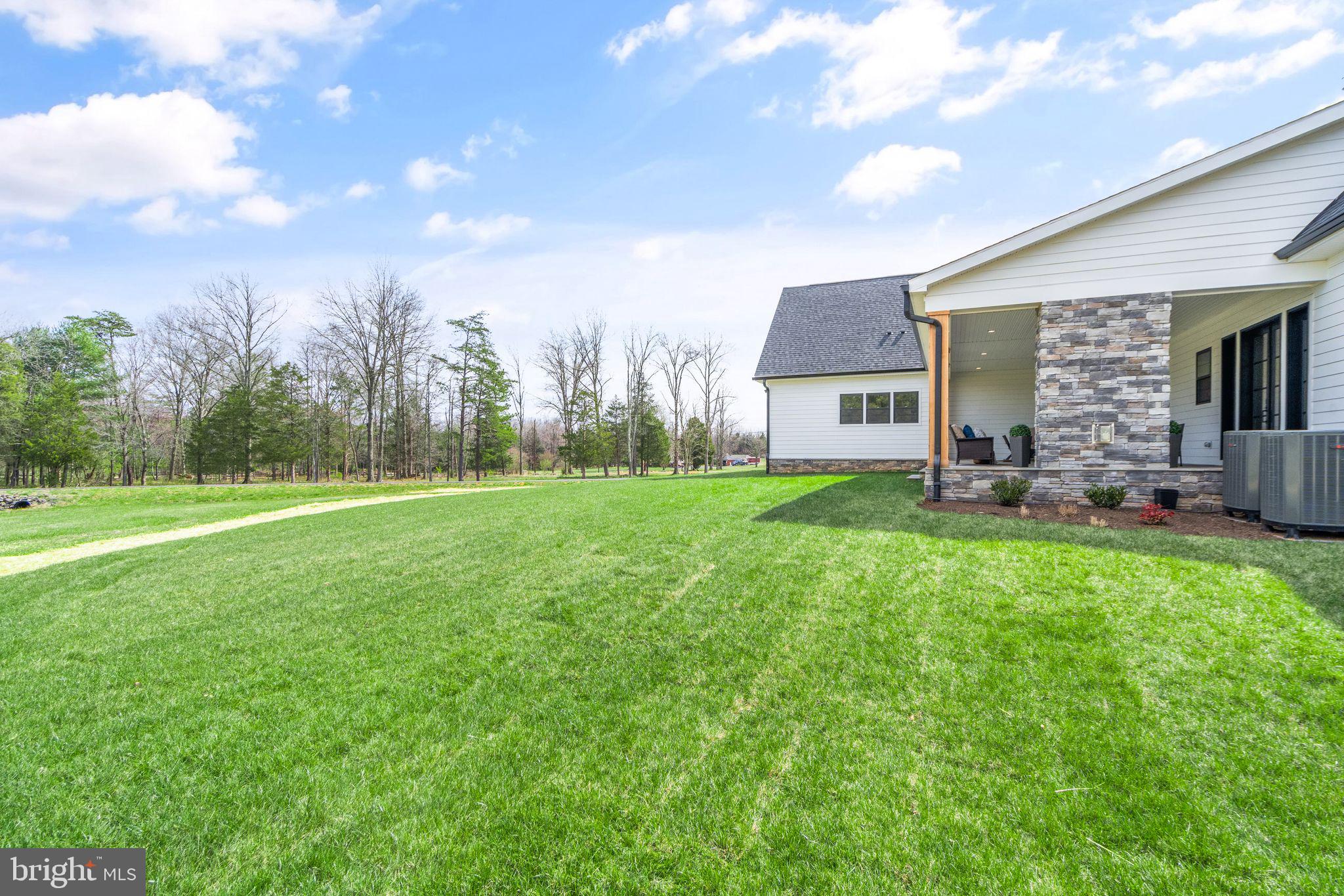 MOUNTAIN FARM - Residential