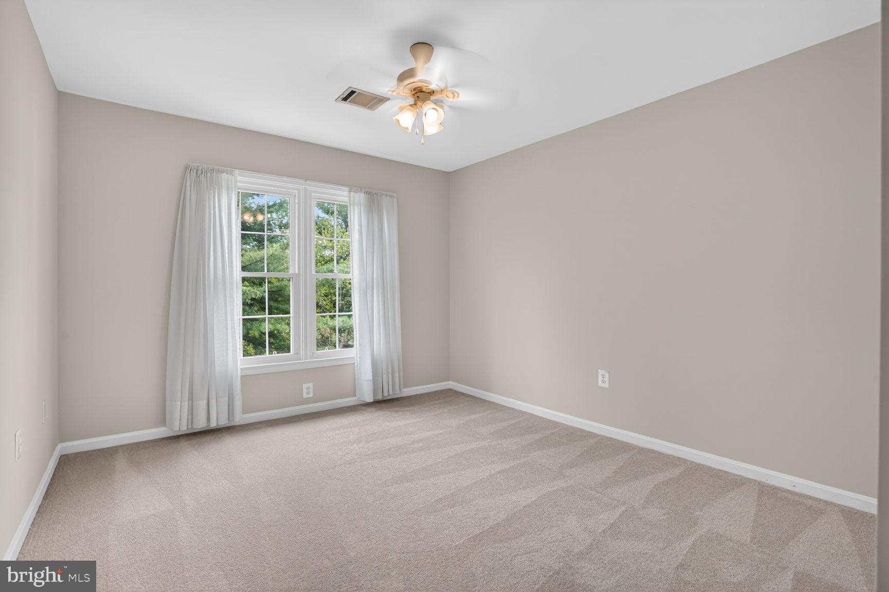 FRANKLIN WOODS - Residential