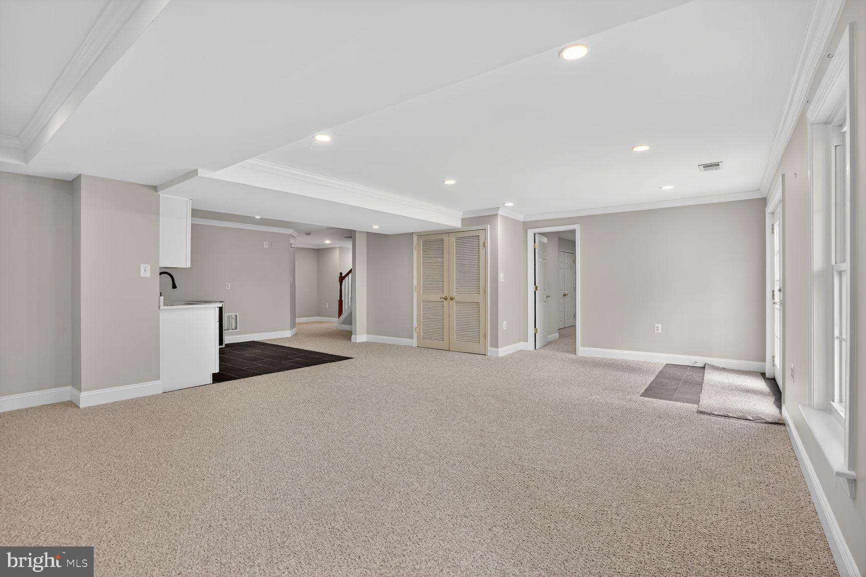 FRANKLIN WOODS - Residential