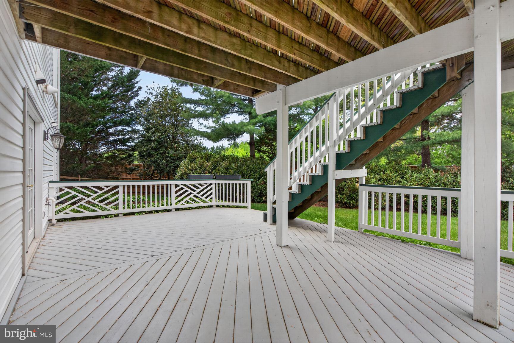 FRANKLIN WOODS - Residential