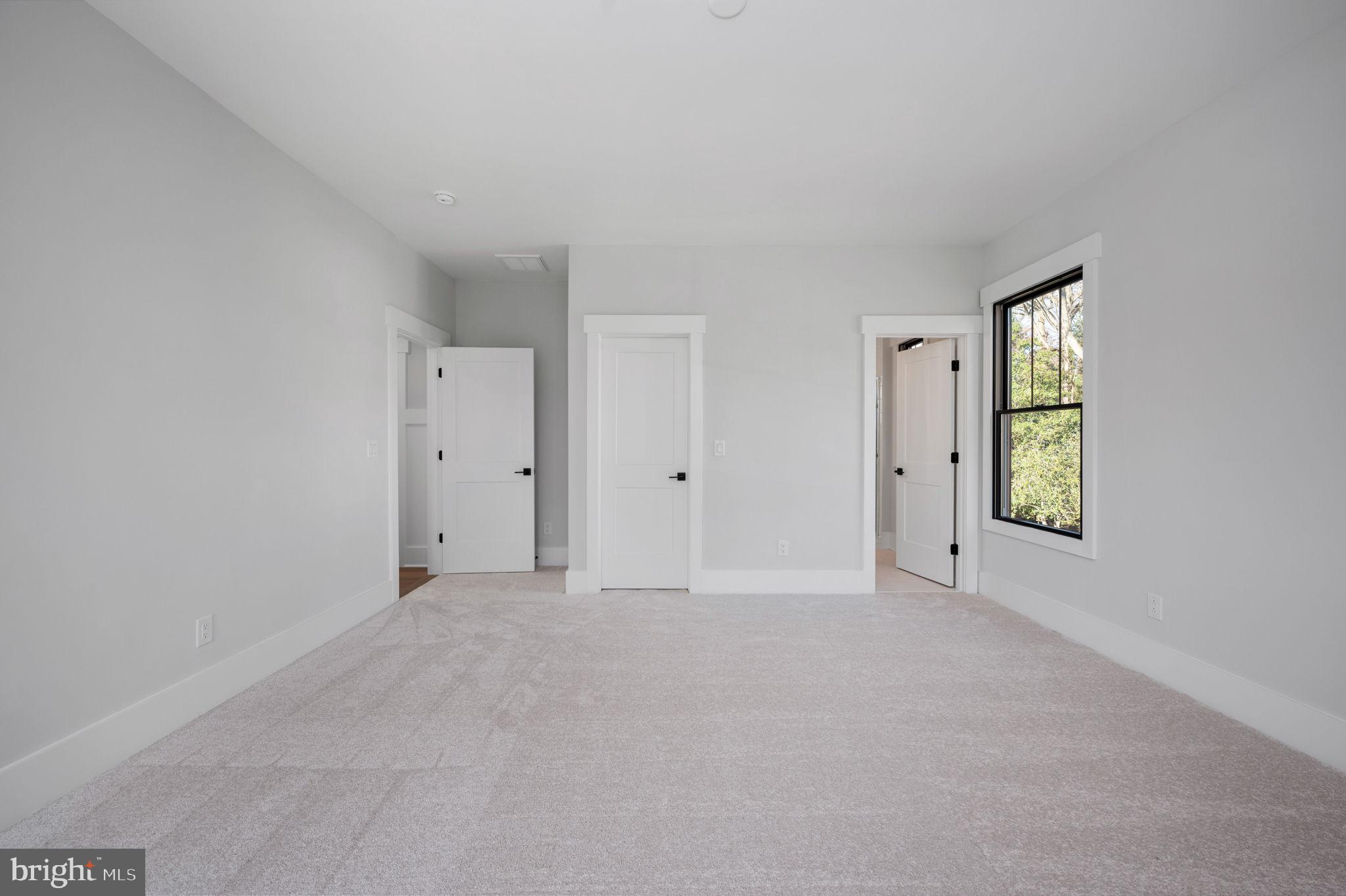 VIENNA WOODS - Residential