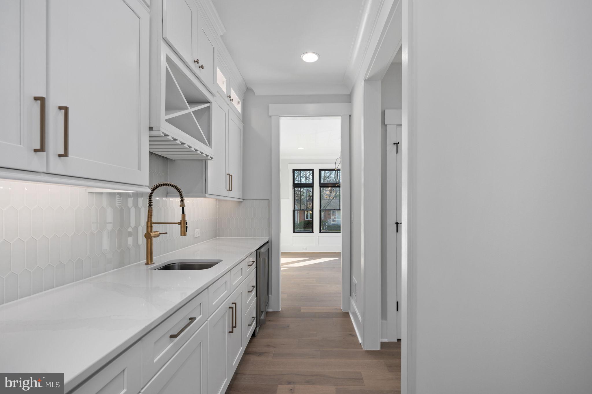 VIENNA WOODS - Residential