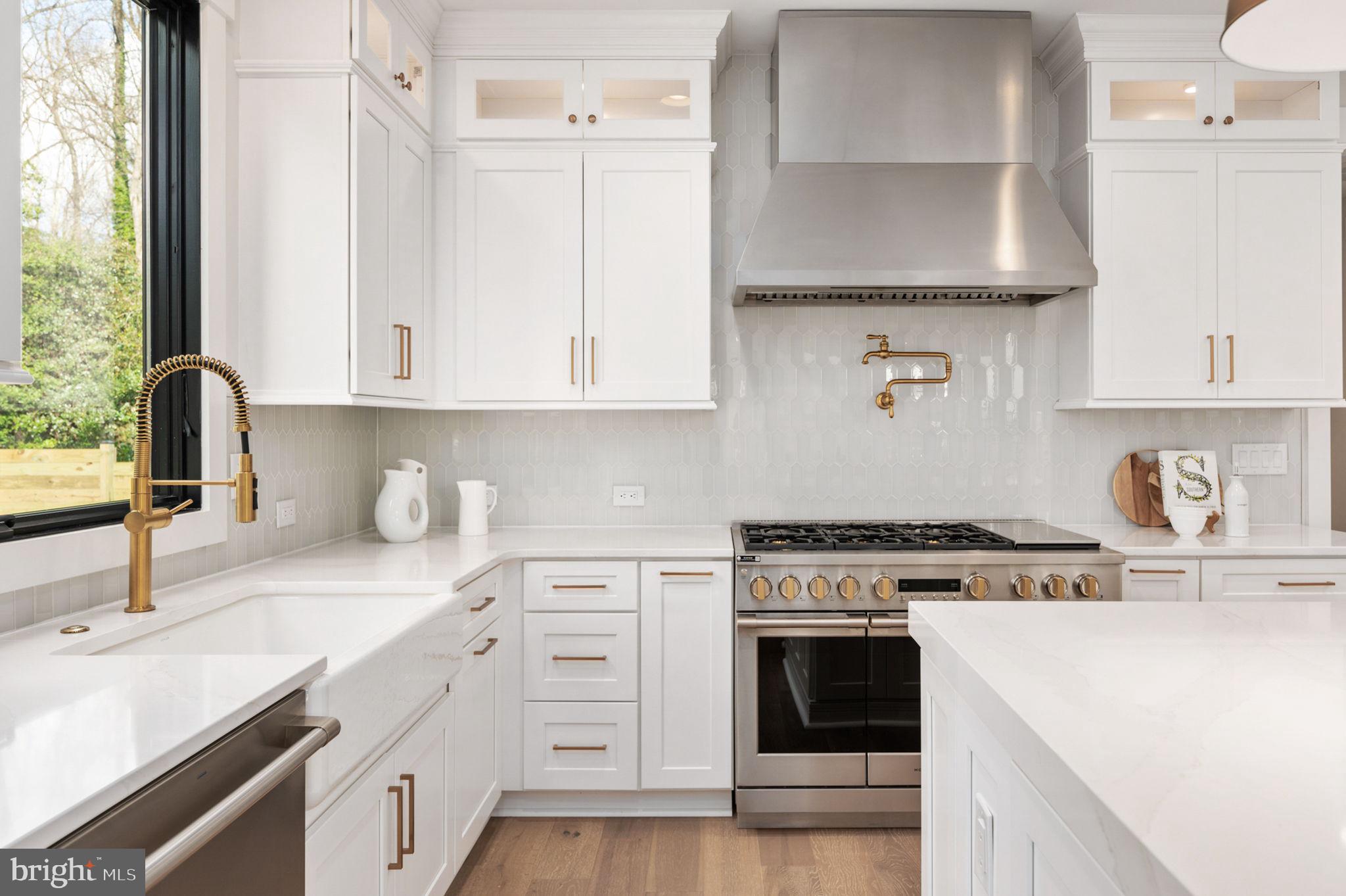 VIENNA WOODS - Residential