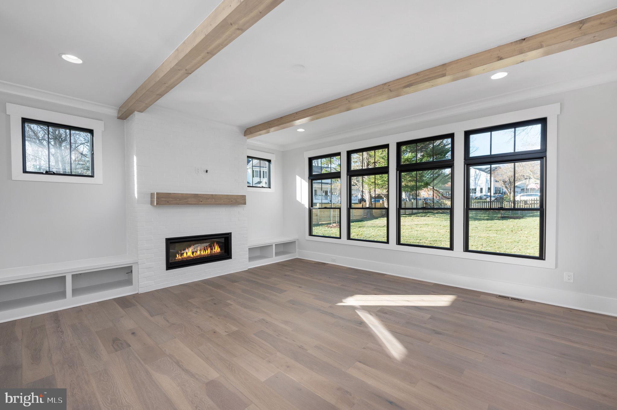 VIENNA WOODS - Residential