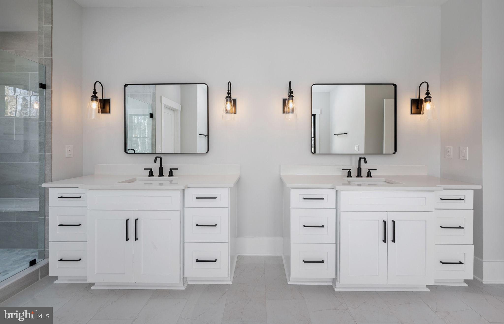 VIENNA WOODS - Residential