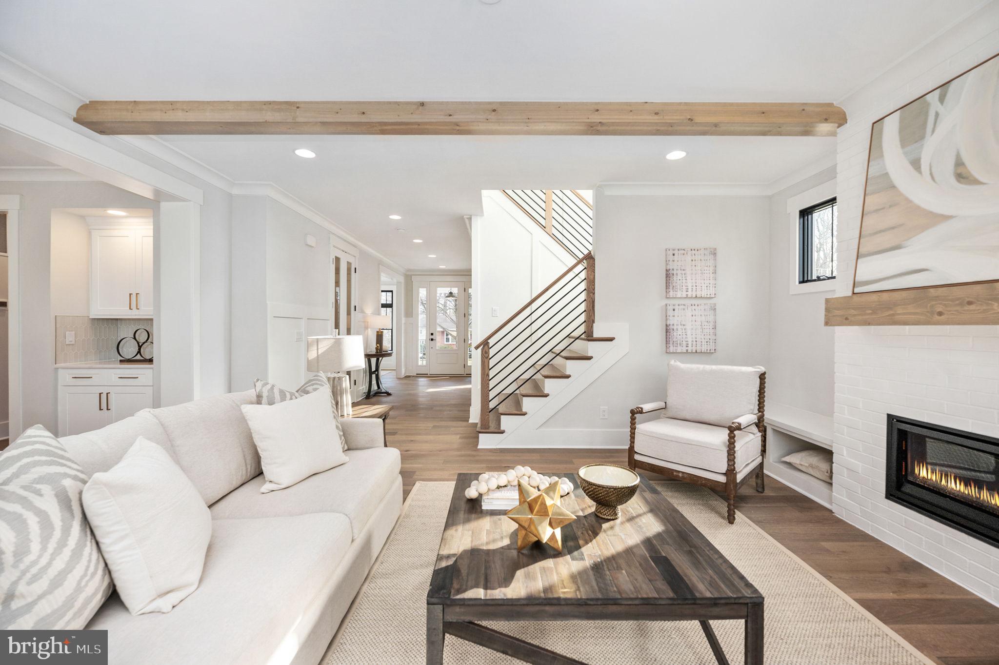 VIENNA WOODS - Residential