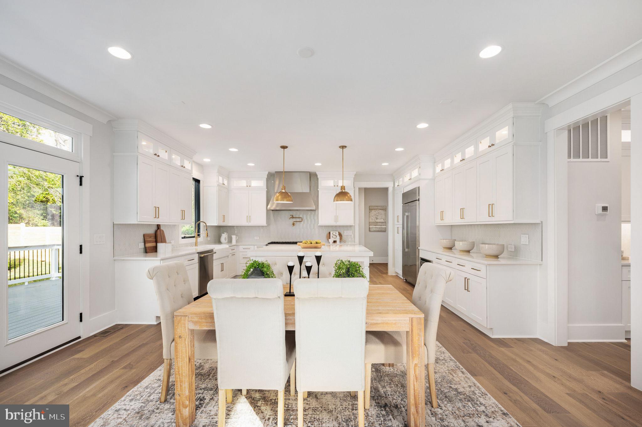 VIENNA WOODS - Residential