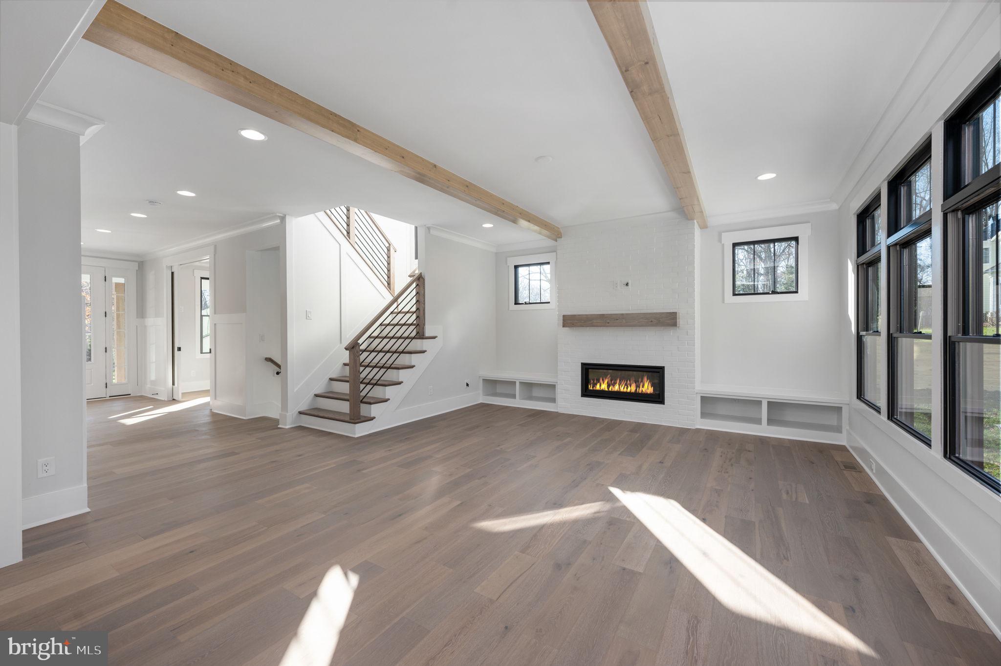 VIENNA WOODS - Residential