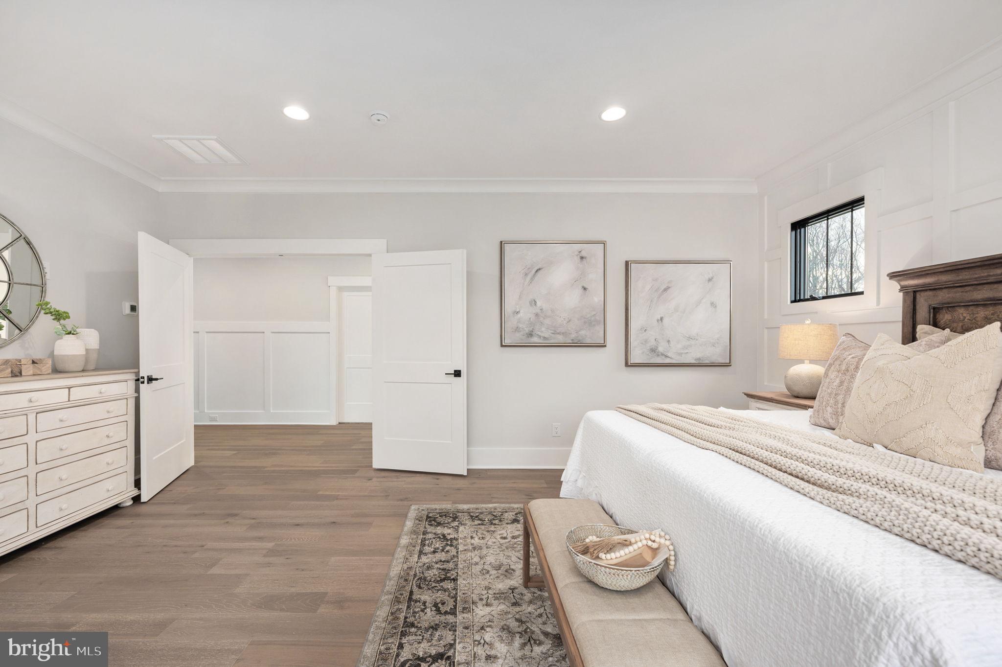 VIENNA WOODS - Residential