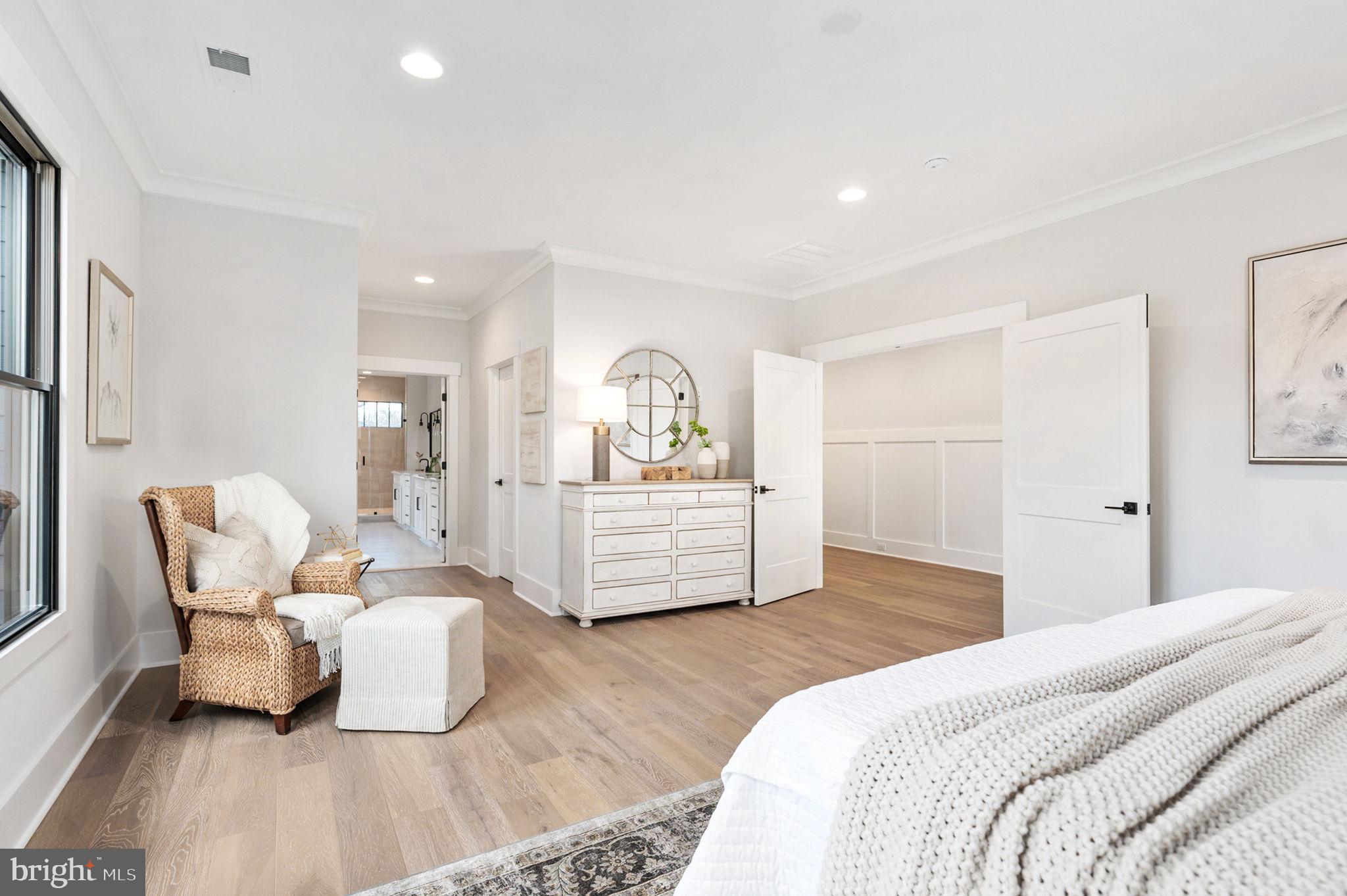 VIENNA WOODS - Residential