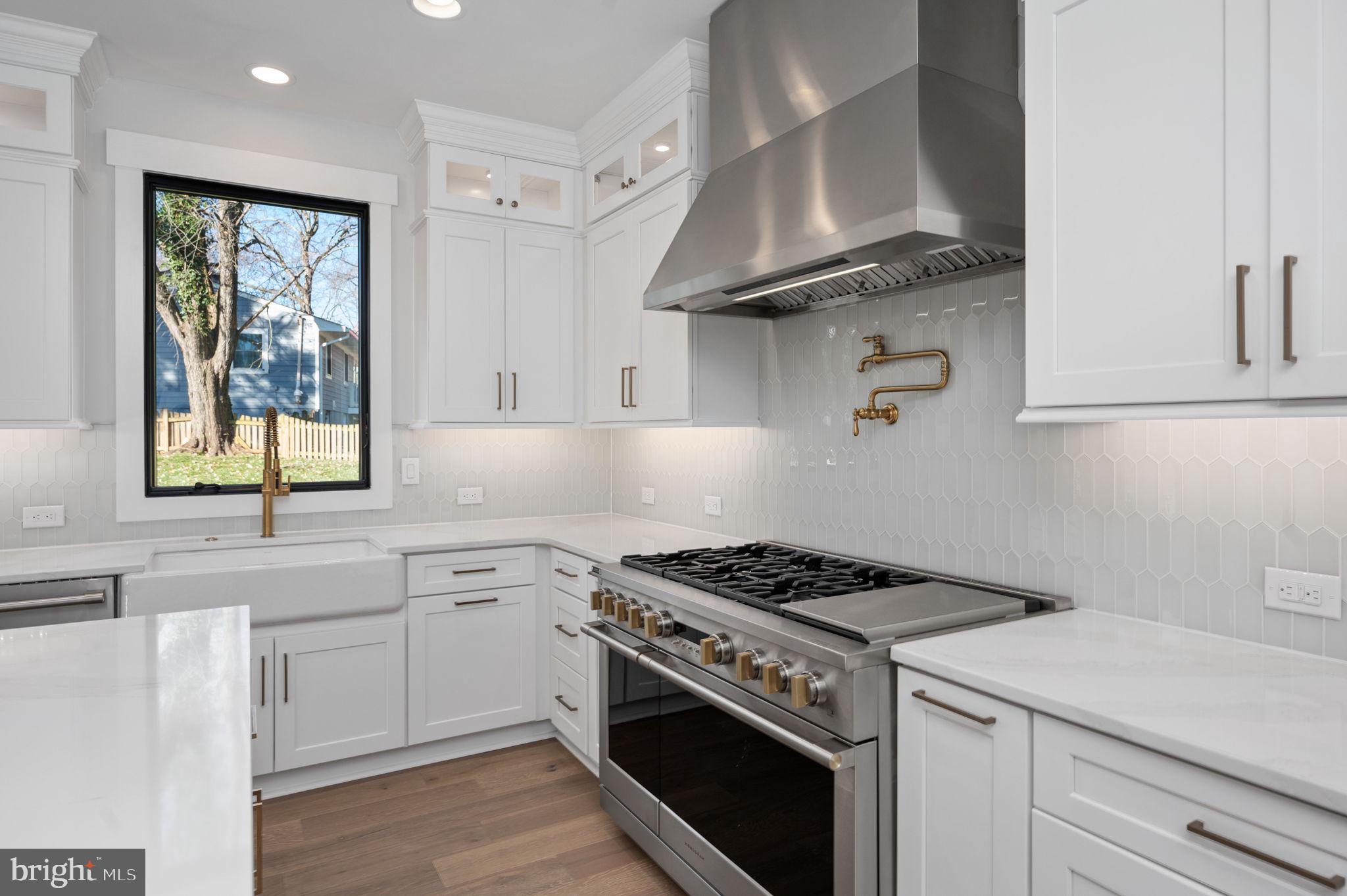 VIENNA WOODS - Residential