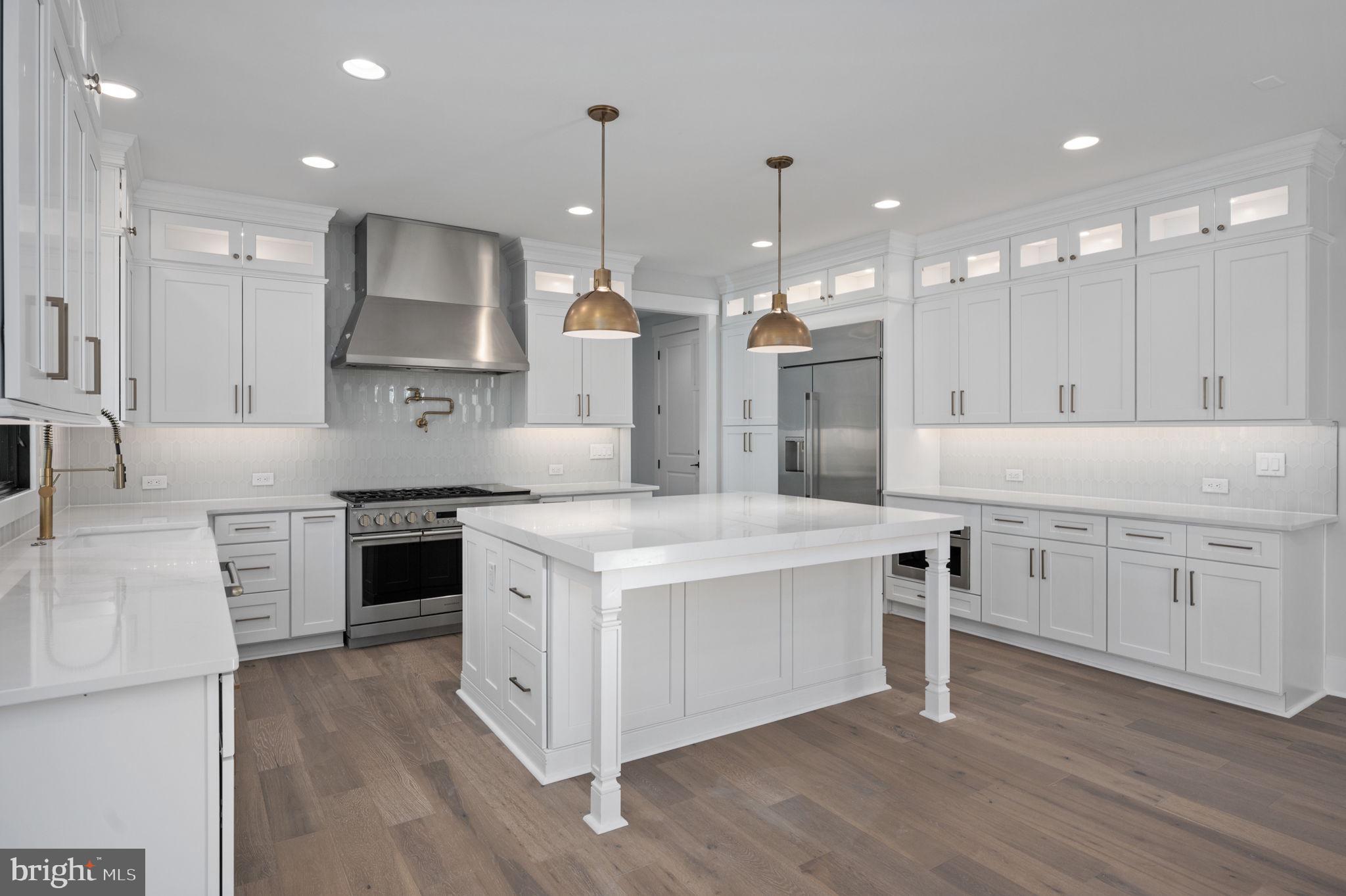 VIENNA WOODS - Residential