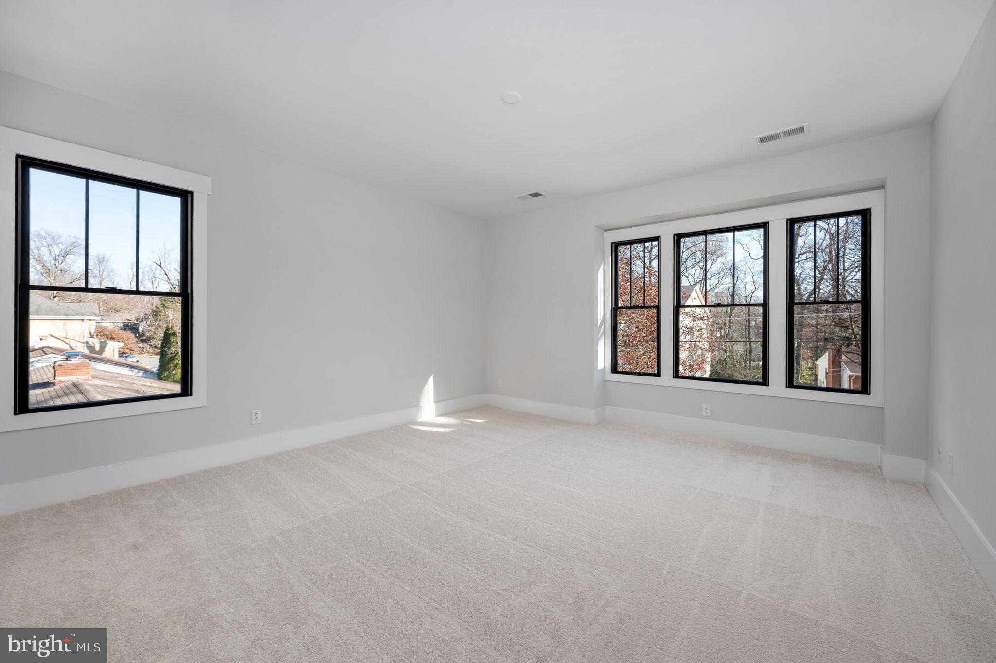 VIENNA WOODS - Residential