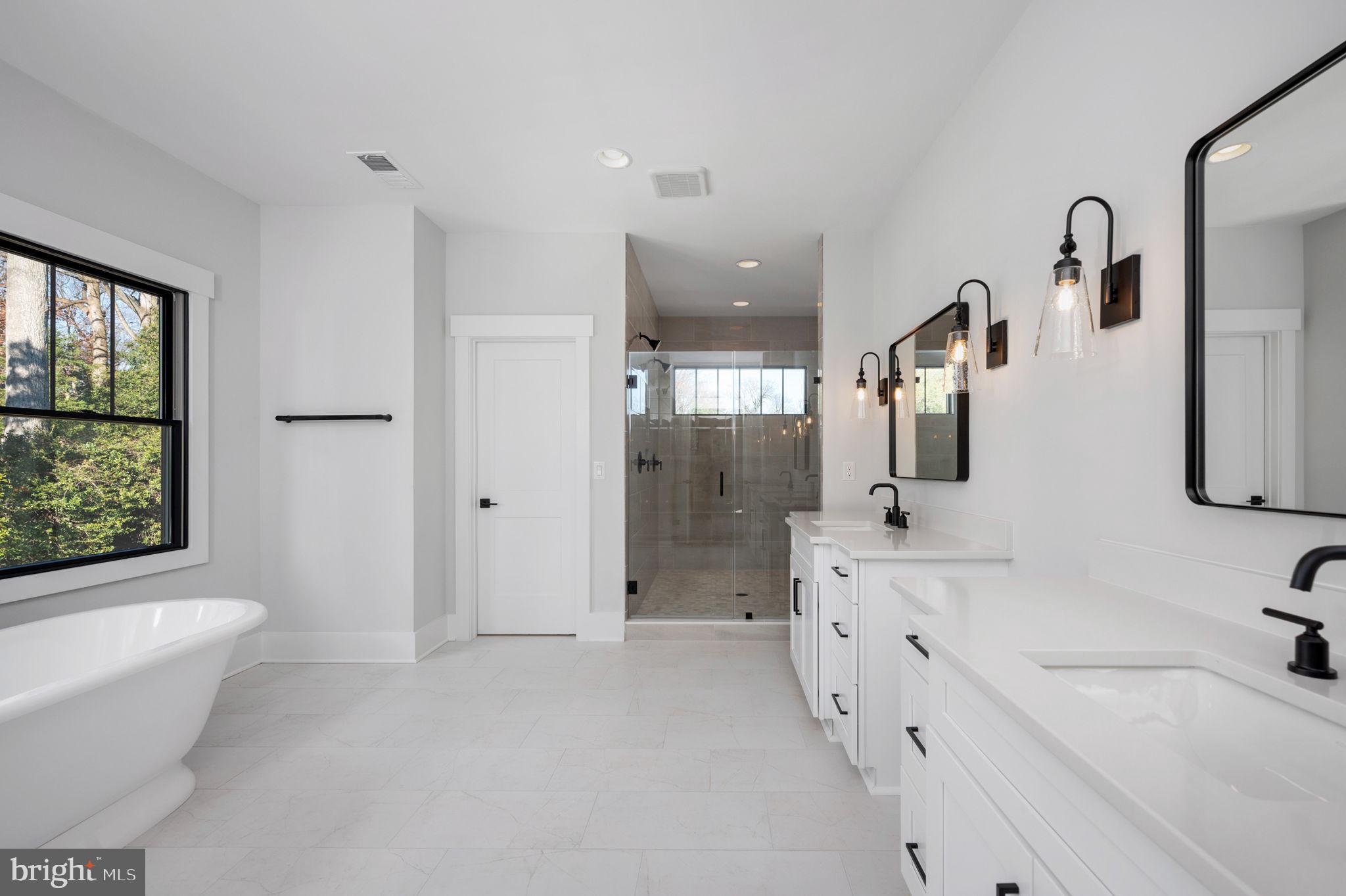 VIENNA WOODS - Residential