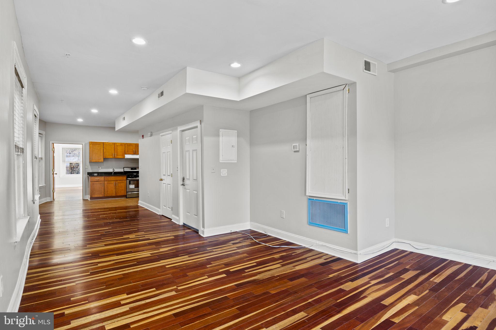 SPRUCE HILL - Residential