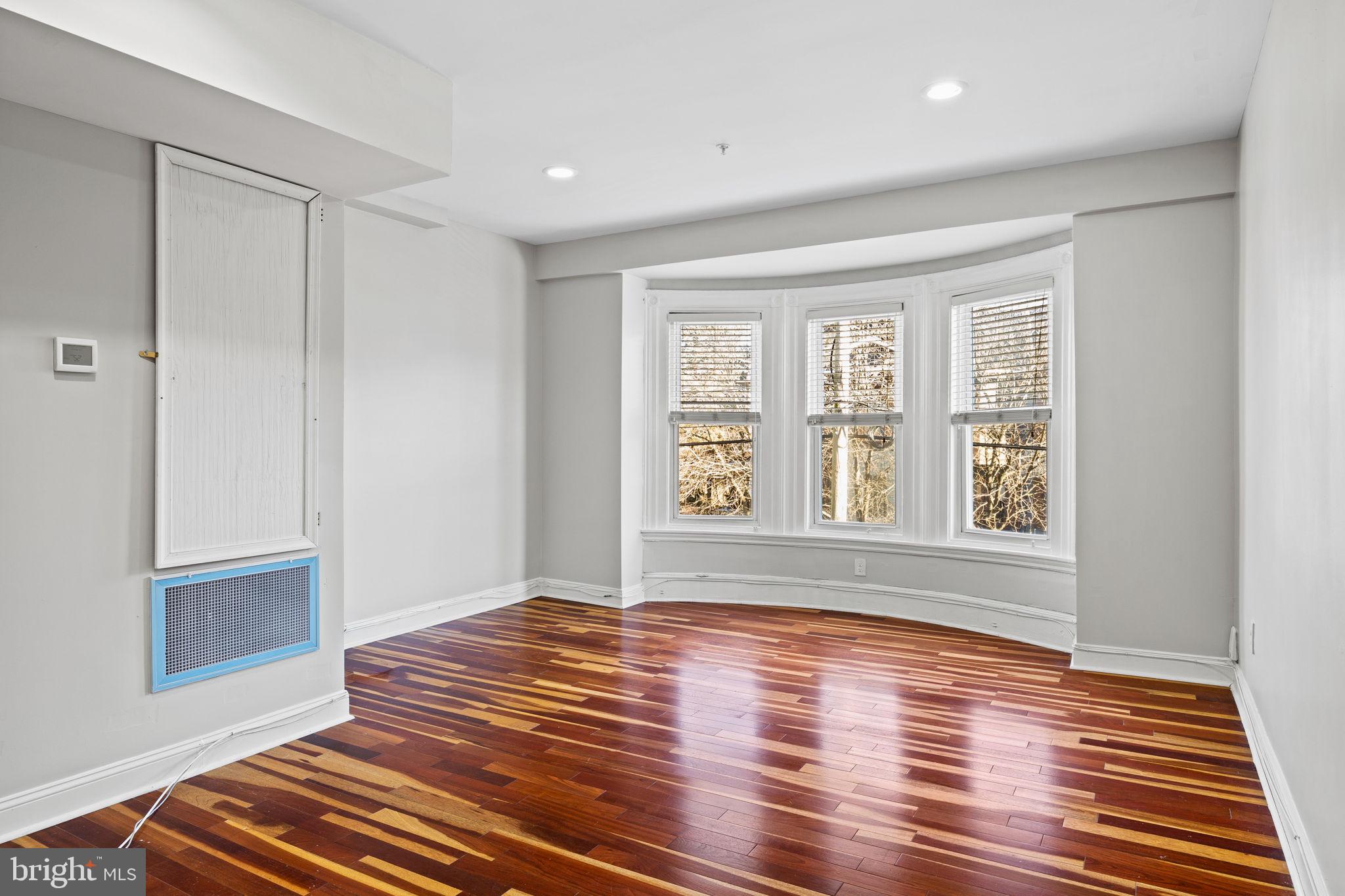 SPRUCE HILL - Residential