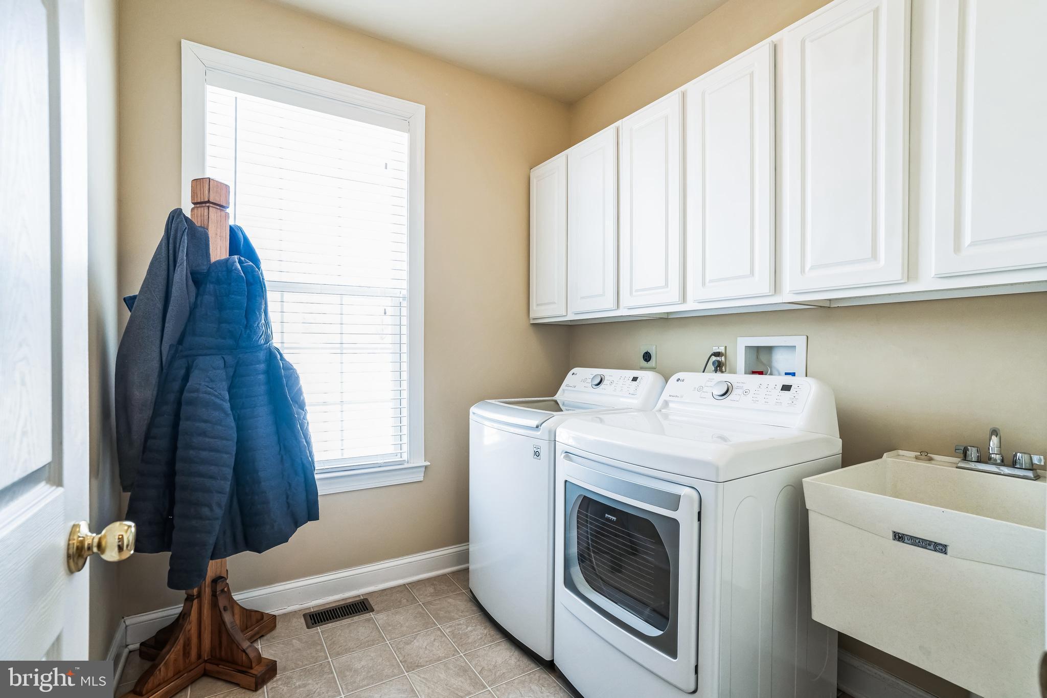 VALLEY FARM ESTATES - Residential