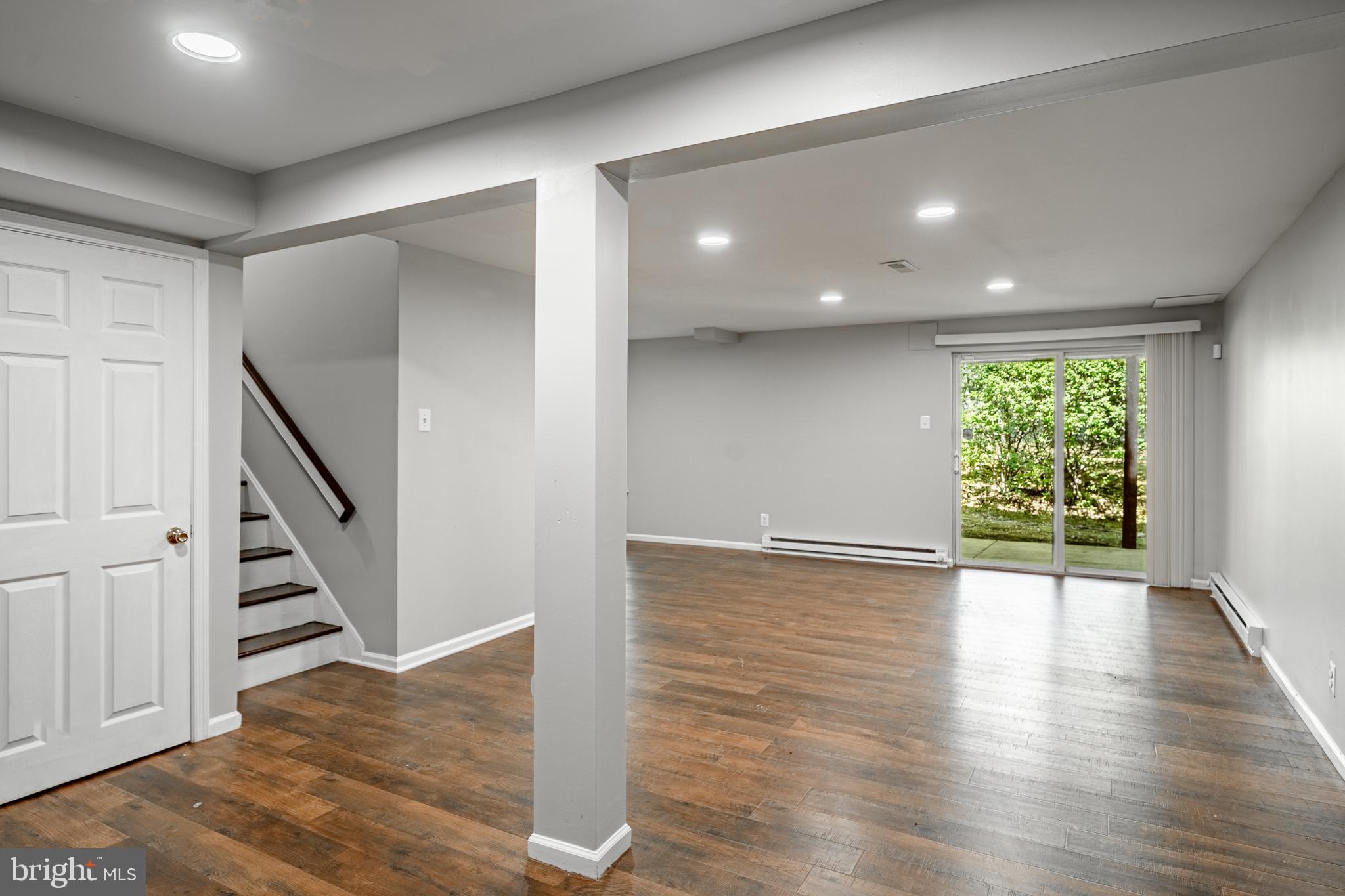 CHARLESTOWN OAKS - Residential