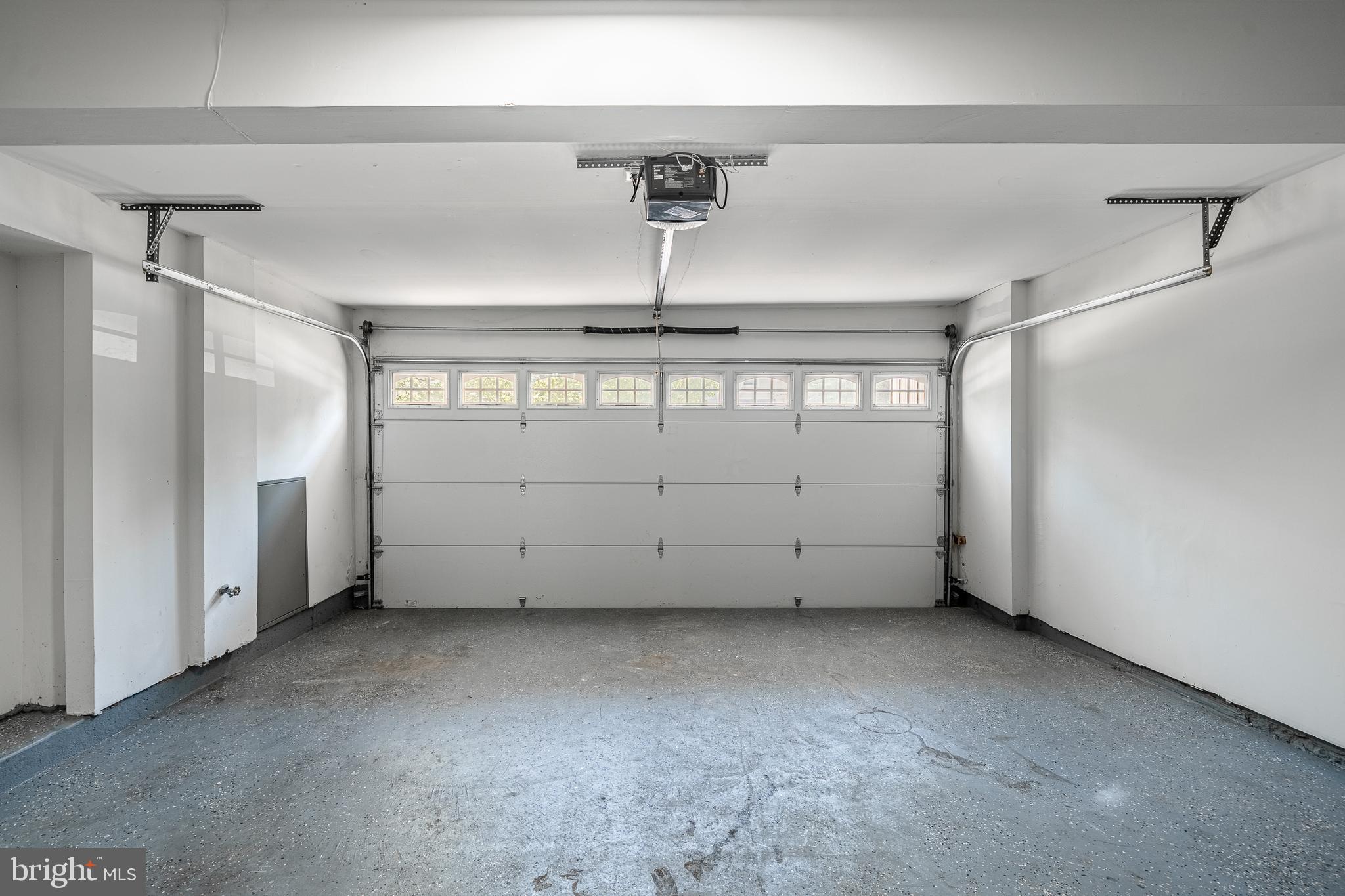 CHARLESTOWN OAKS - Residential