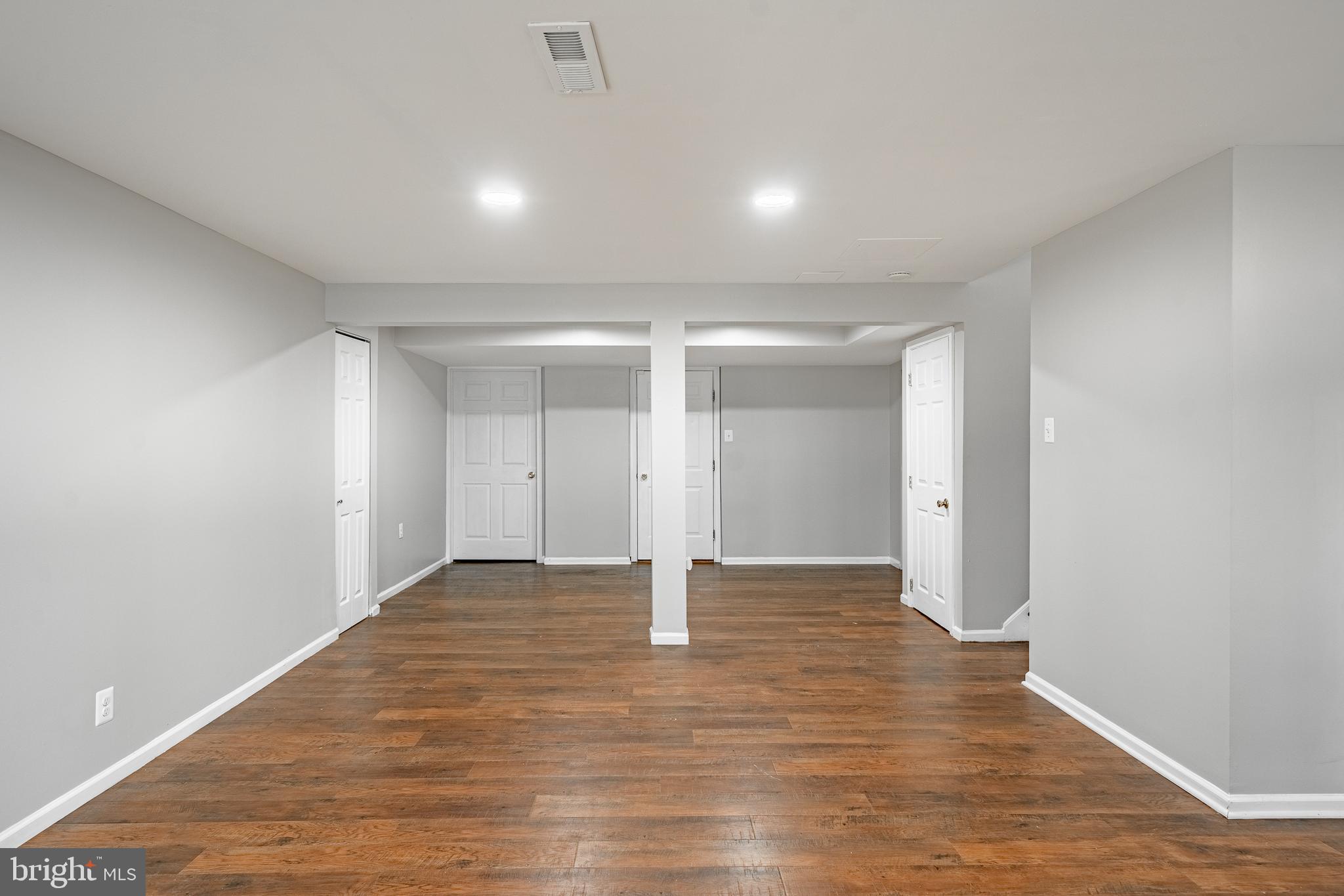 CHARLESTOWN OAKS - Residential